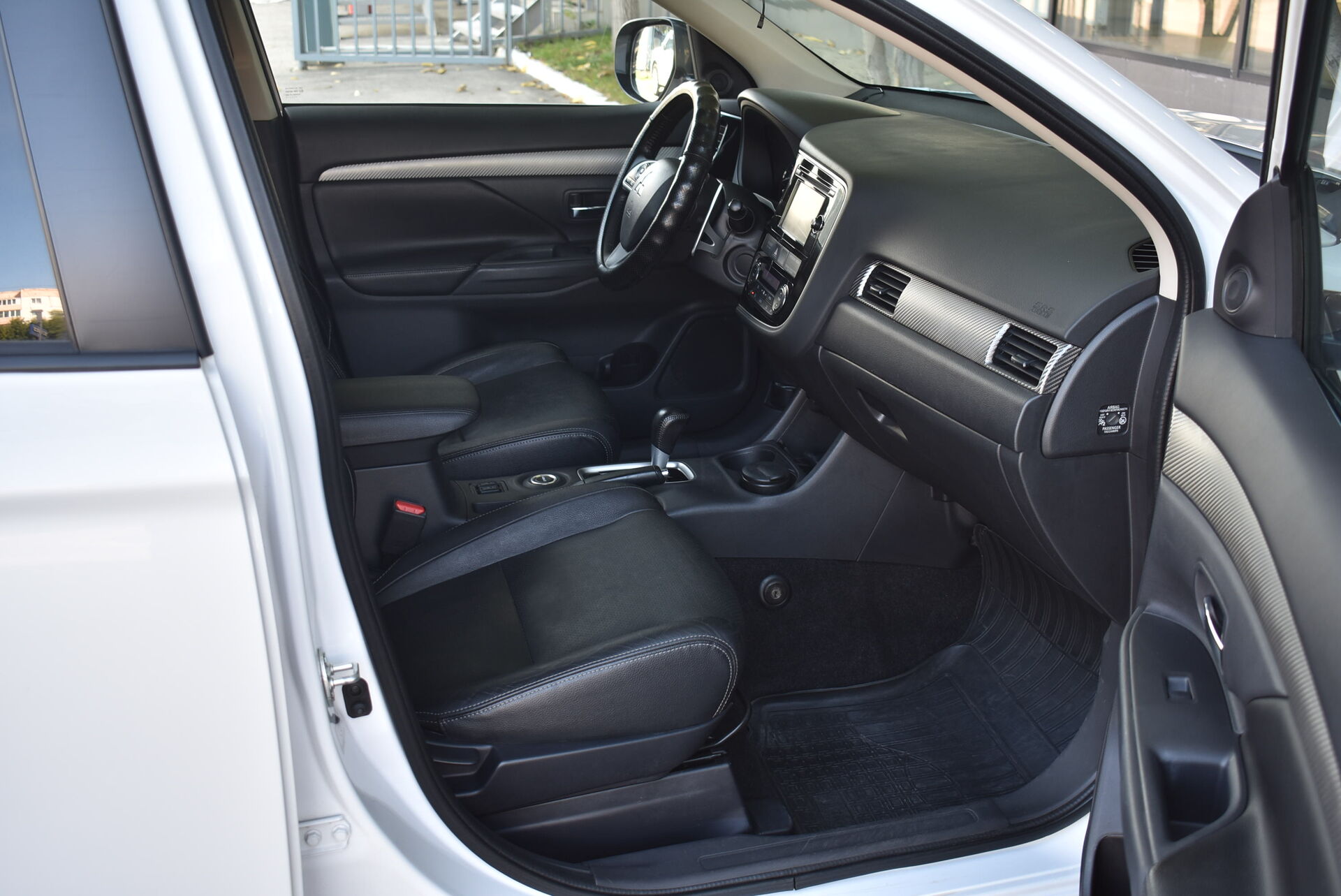 Mitsubishi Outlander, III 2.4 CVT (167 л.с.) 4WD 2013