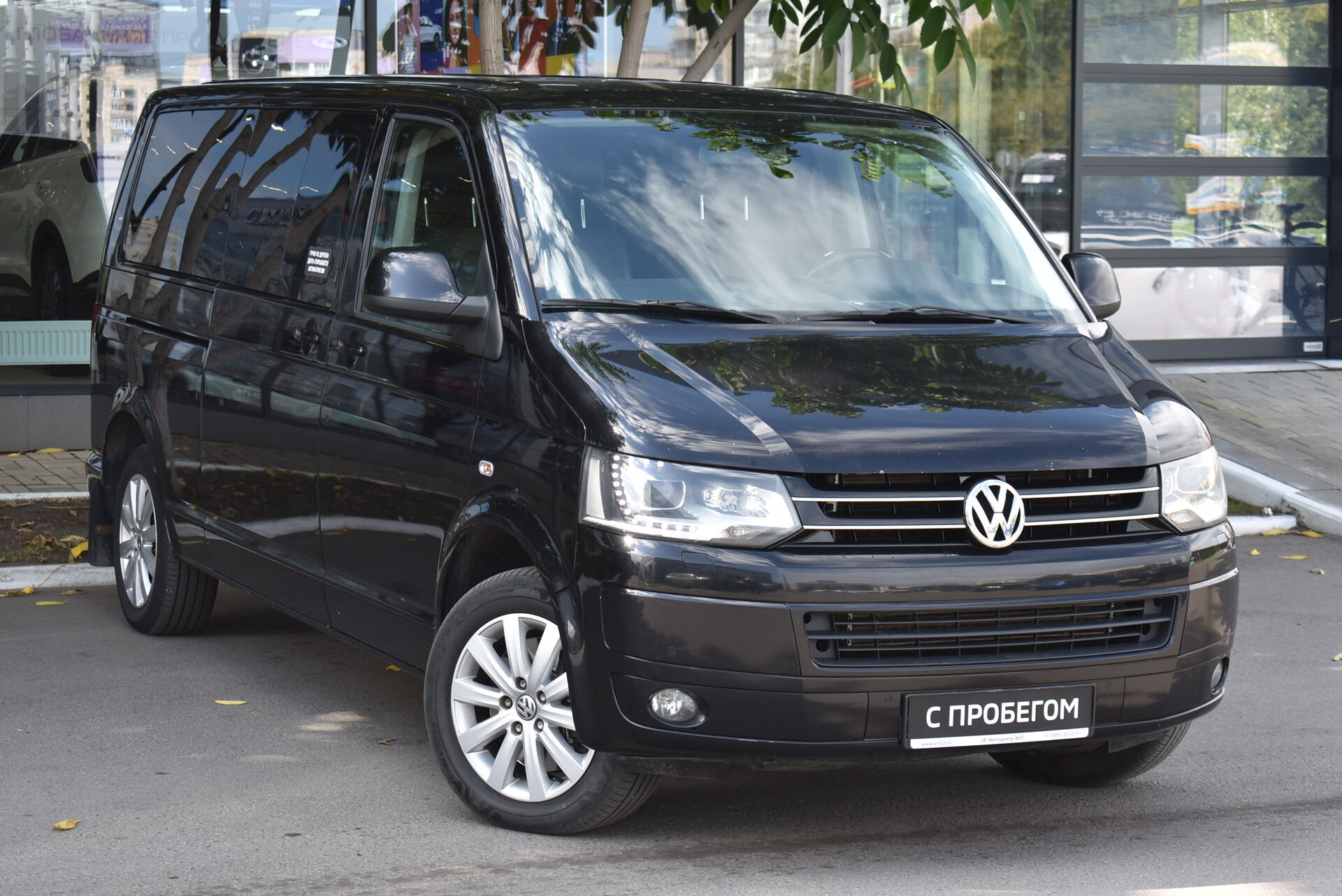Volkswagen Caravelle, T5 Рестайлинг 2.0d AMT (180 л.с.) 4WD 2012