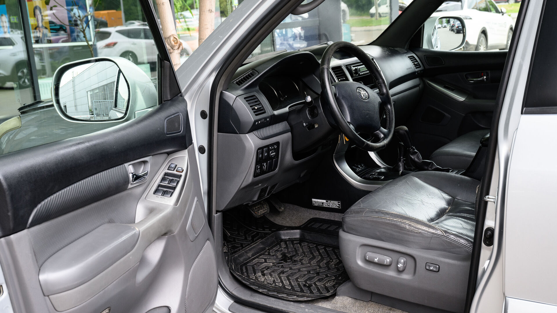 Toyota Land Cruiser Prado, 120 Series Рестайлинг 5-speed 4.0 AT (249 л.с.) 4WD 2007