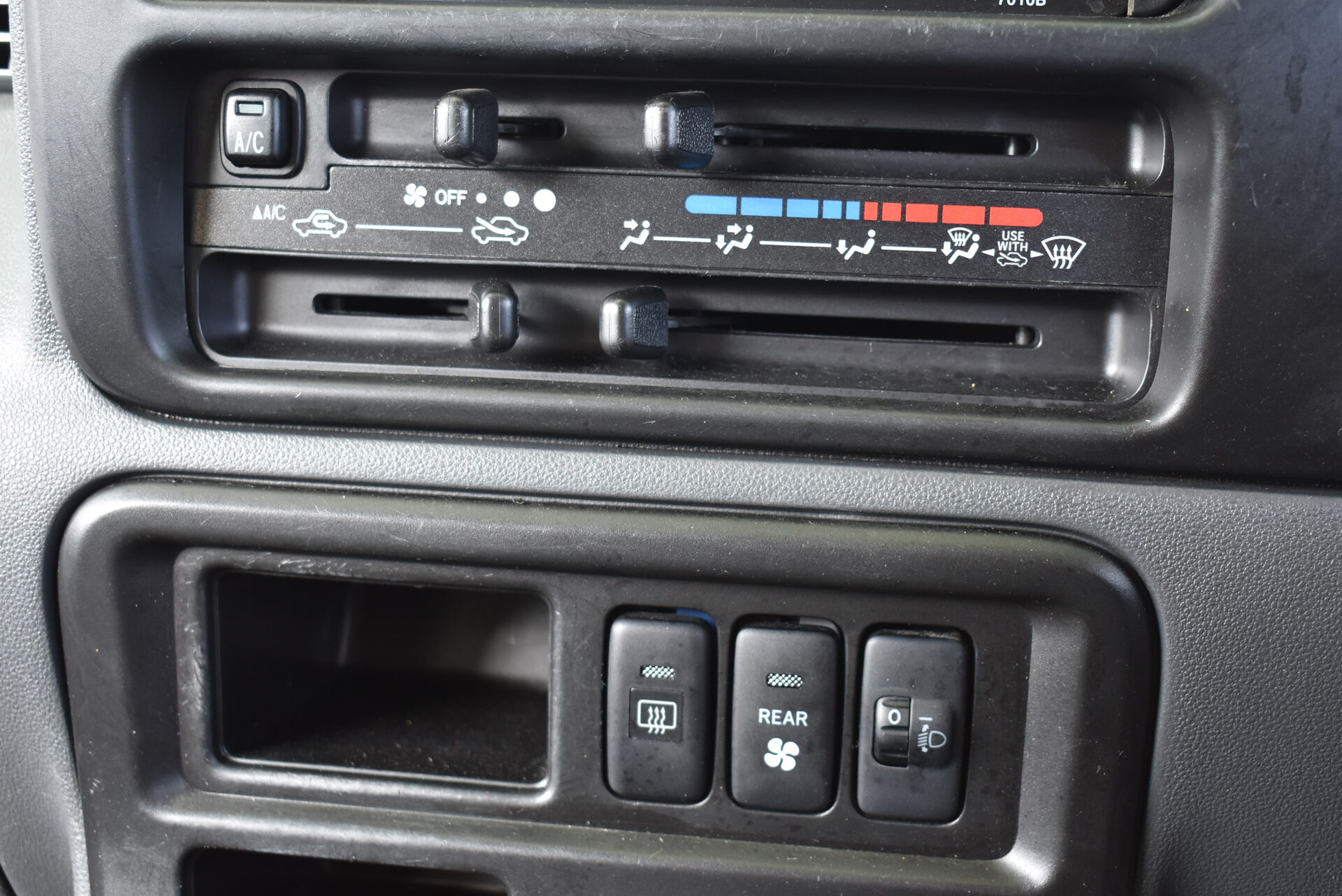 Daihatsu Hijet, X 0.7 AT (53 л.с.) 4WD 2017