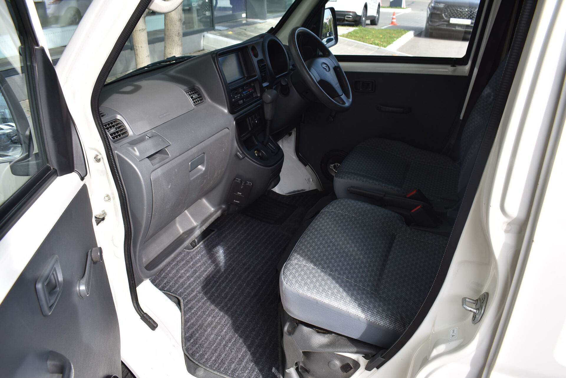 Daihatsu Hijet, X 0.7 AT (53 л.с.) 4WD 2017