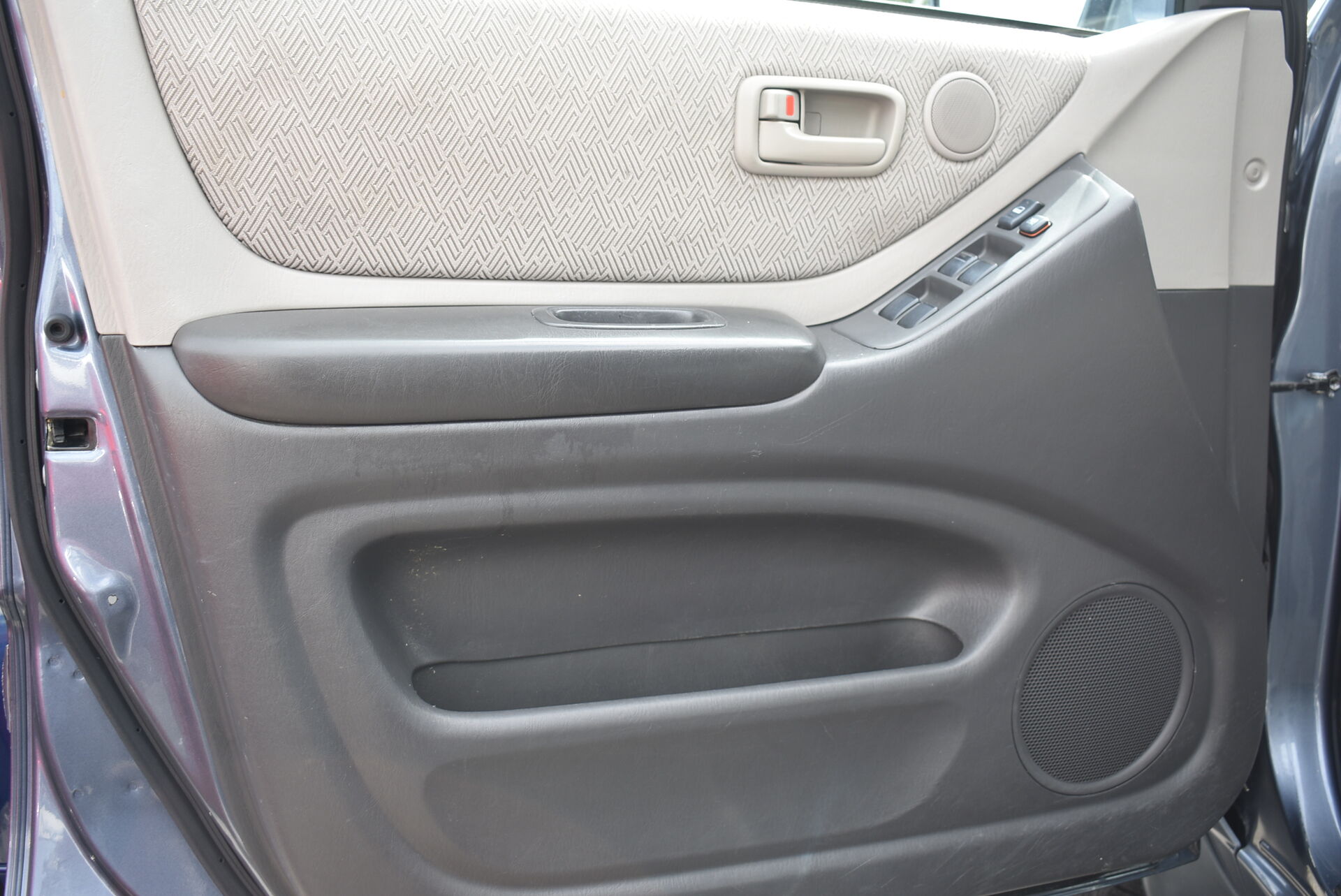 Toyota Highlander, I (U20) Рестайлинг 2.4 AT (157 л.с.) 4WD 2003