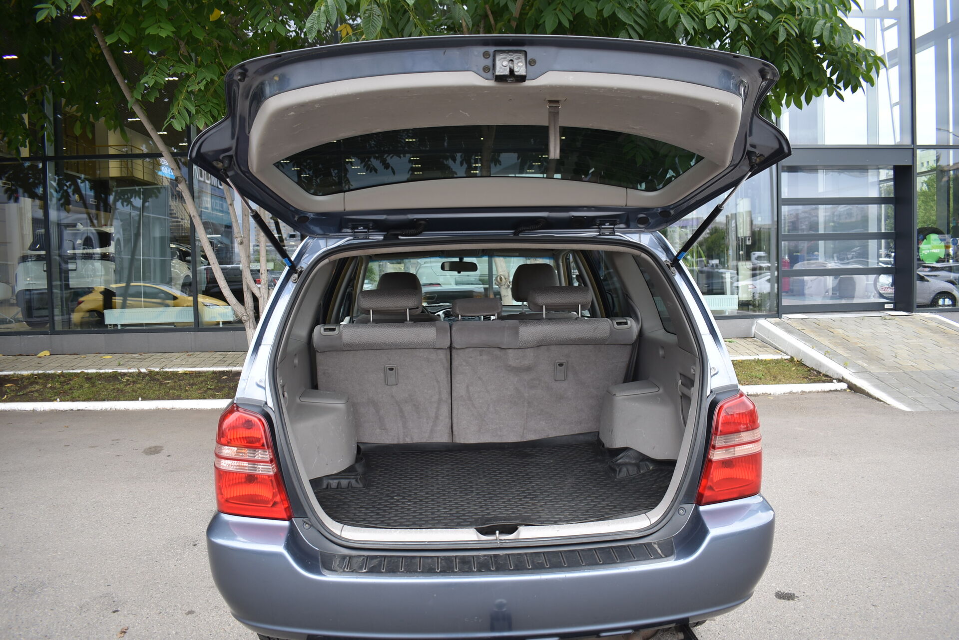 Toyota Highlander, I (U20) Рестайлинг 2.4 AT (157 л.с.) 4WD 2003