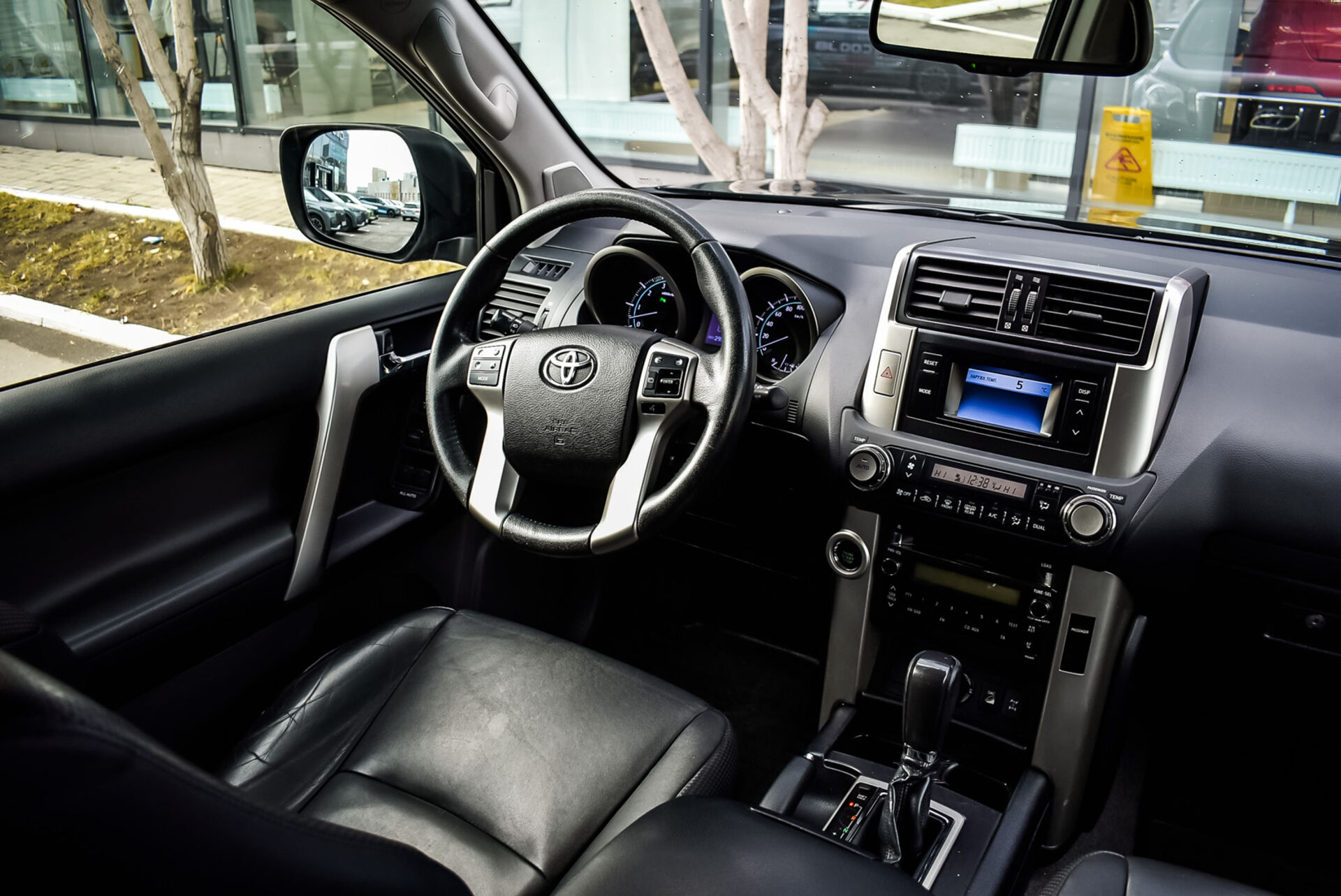 Toyota Land Cruiser Prado, 150 Series 4.0 AT (282 л.с.) 4WD 2013