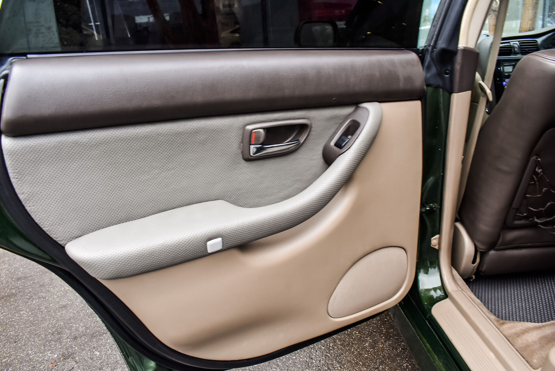 Subaru Legacy Lancaster, II 2.5 AT (167 л.с.) 4WD 1998