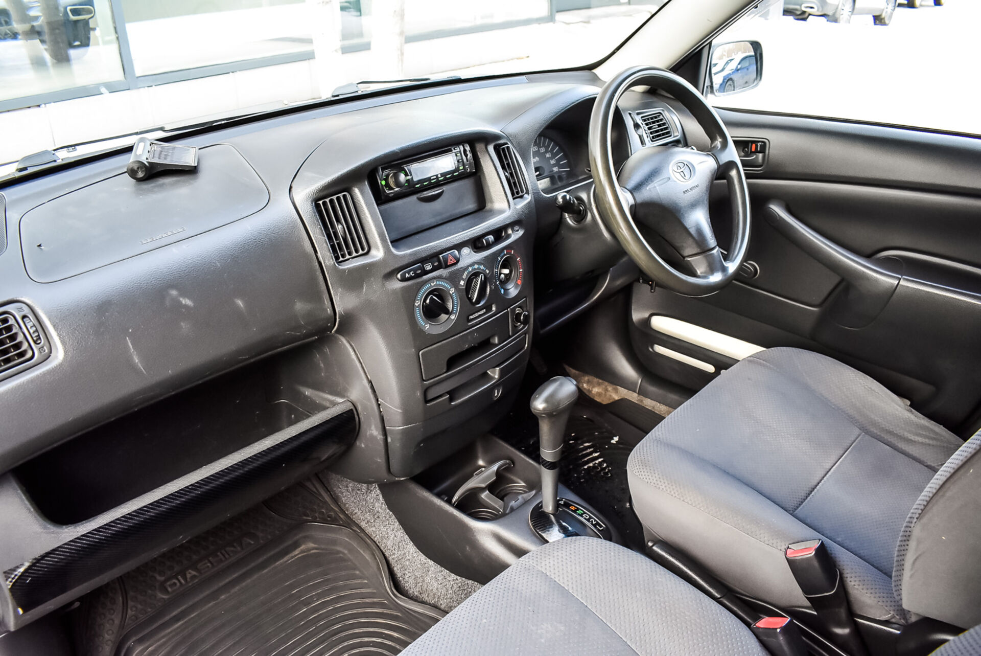 Toyota Probox, I 1.3 AT (88 л.с.) 2002