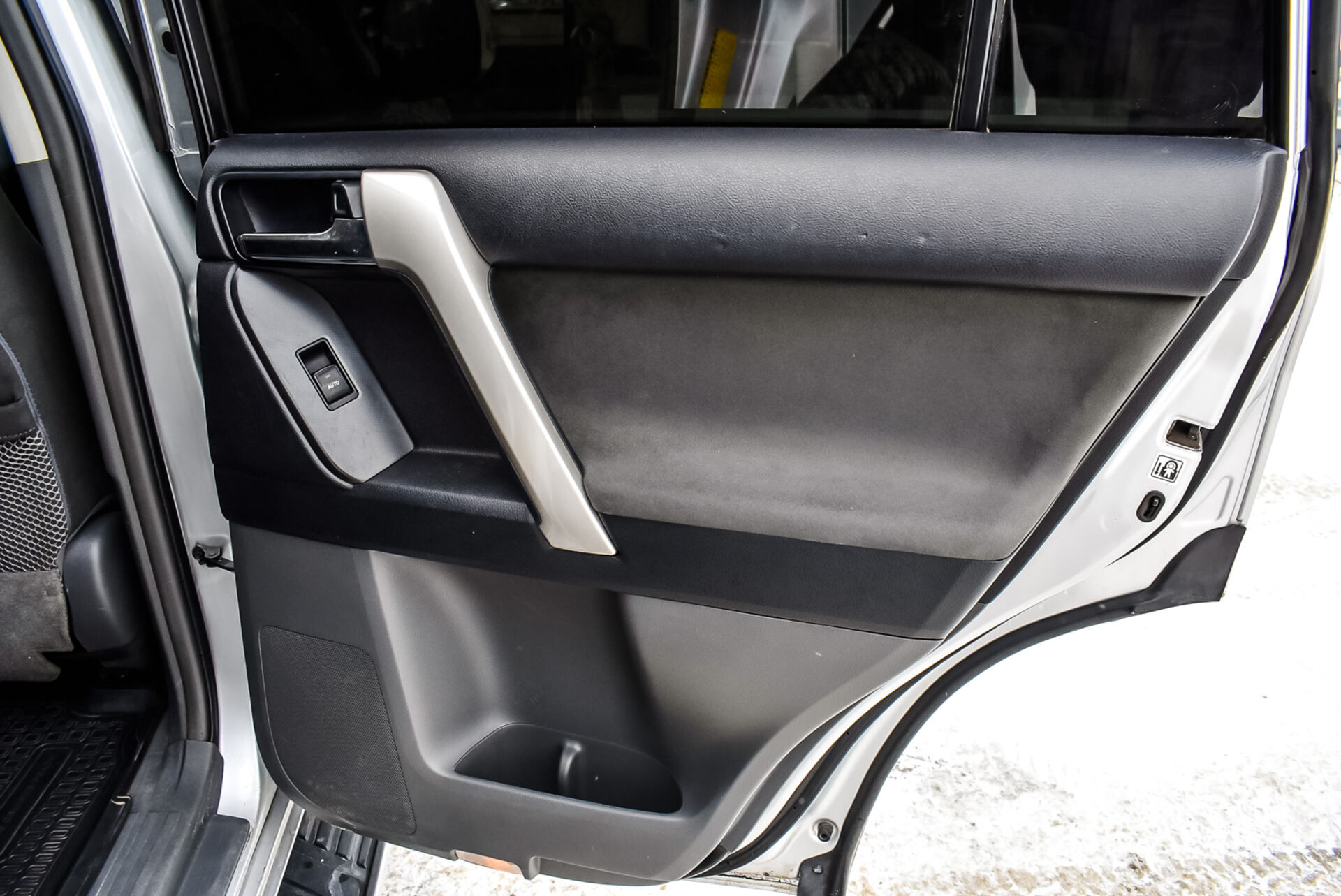 Toyota Land Cruiser Prado, 150 Series 3.0d AT (173 л.с.) 4WD 2012
