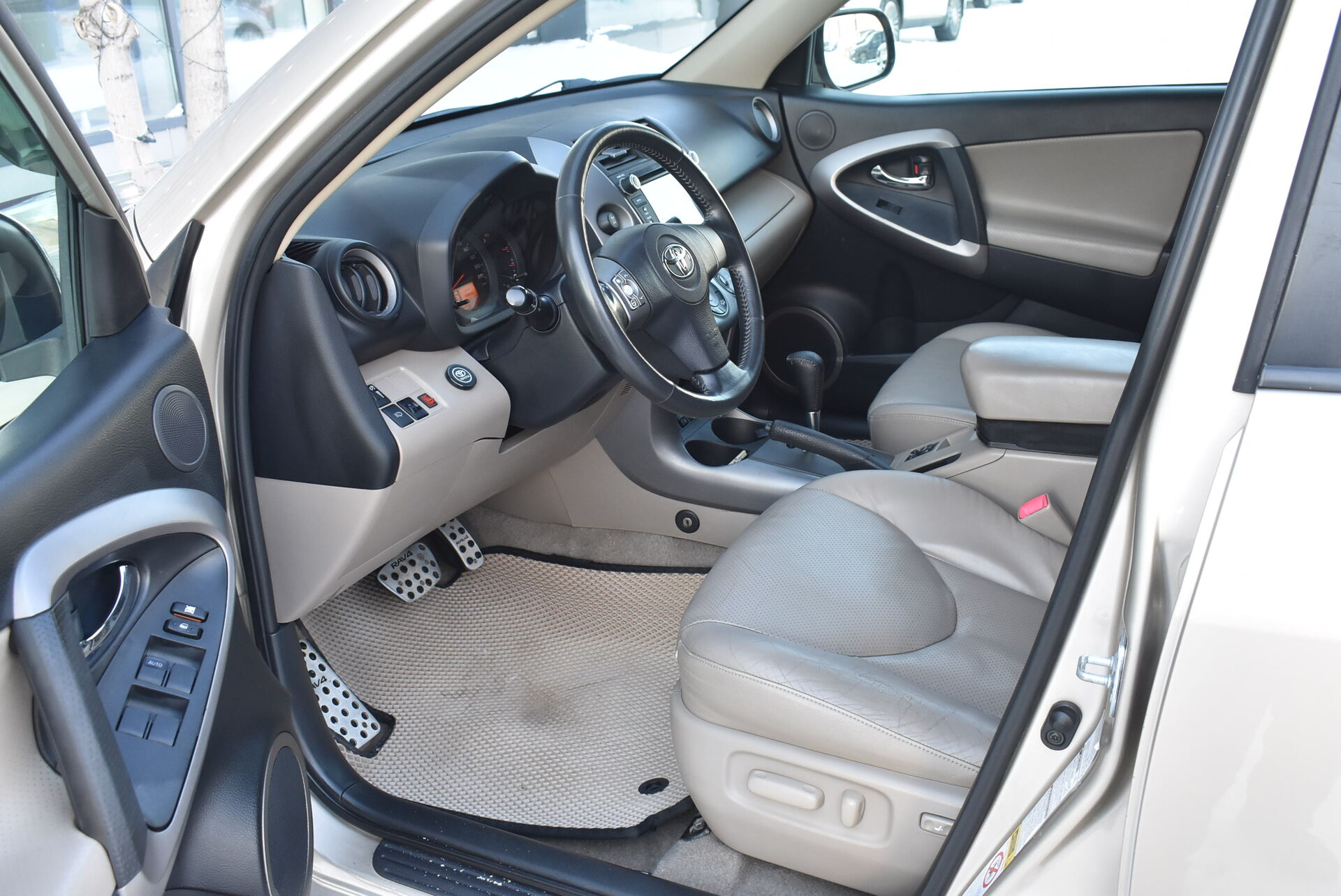 Toyota RAV4, II (XA20) Рестайлинг 2.0 AT (150 л.с.) 4WD 2006