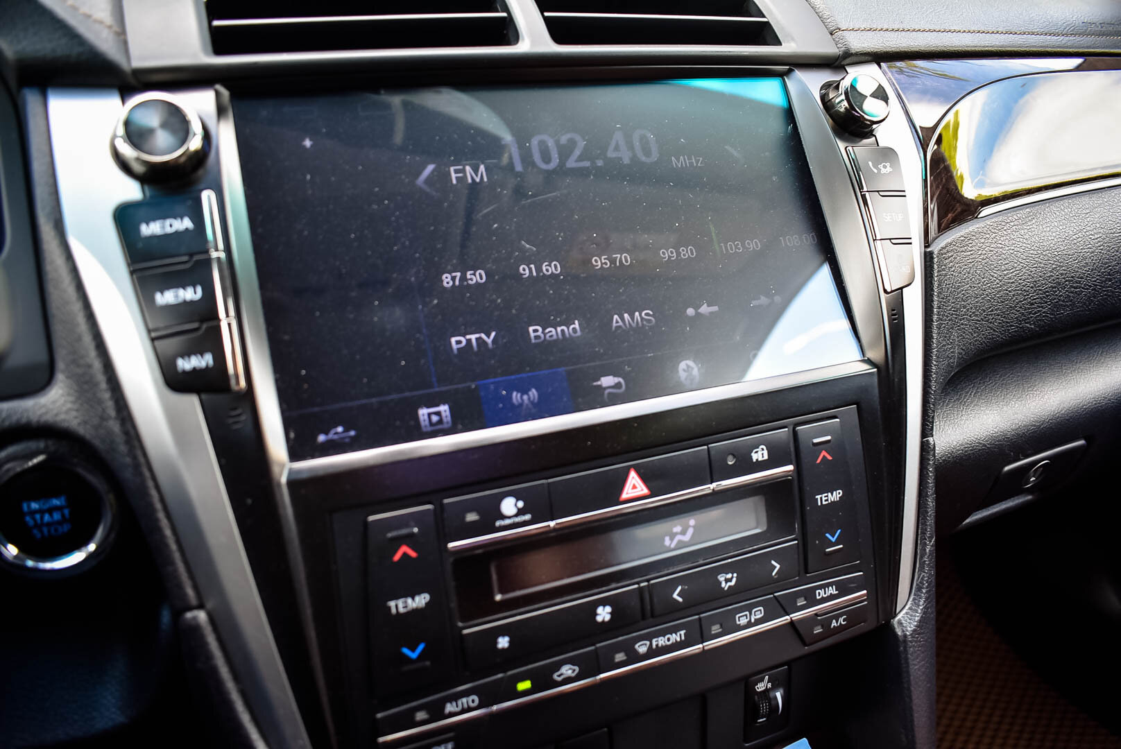 Toyota Camry, VII (XV50) Рестайлинг 2.5 AT (181 л.с.) 2016