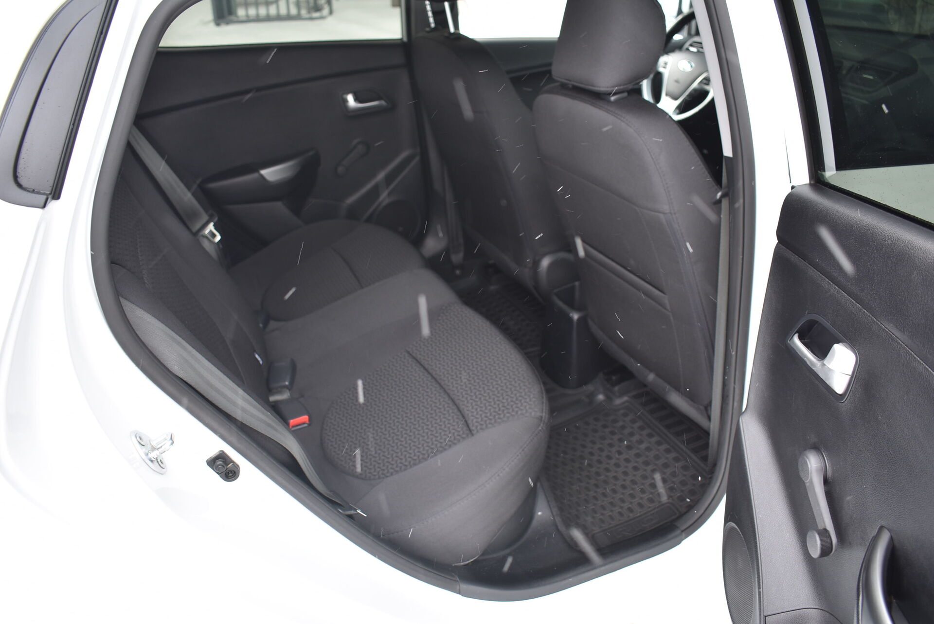 Kia Rio, III Рестайлинг 1.6 MT (123 л.с.) 2015