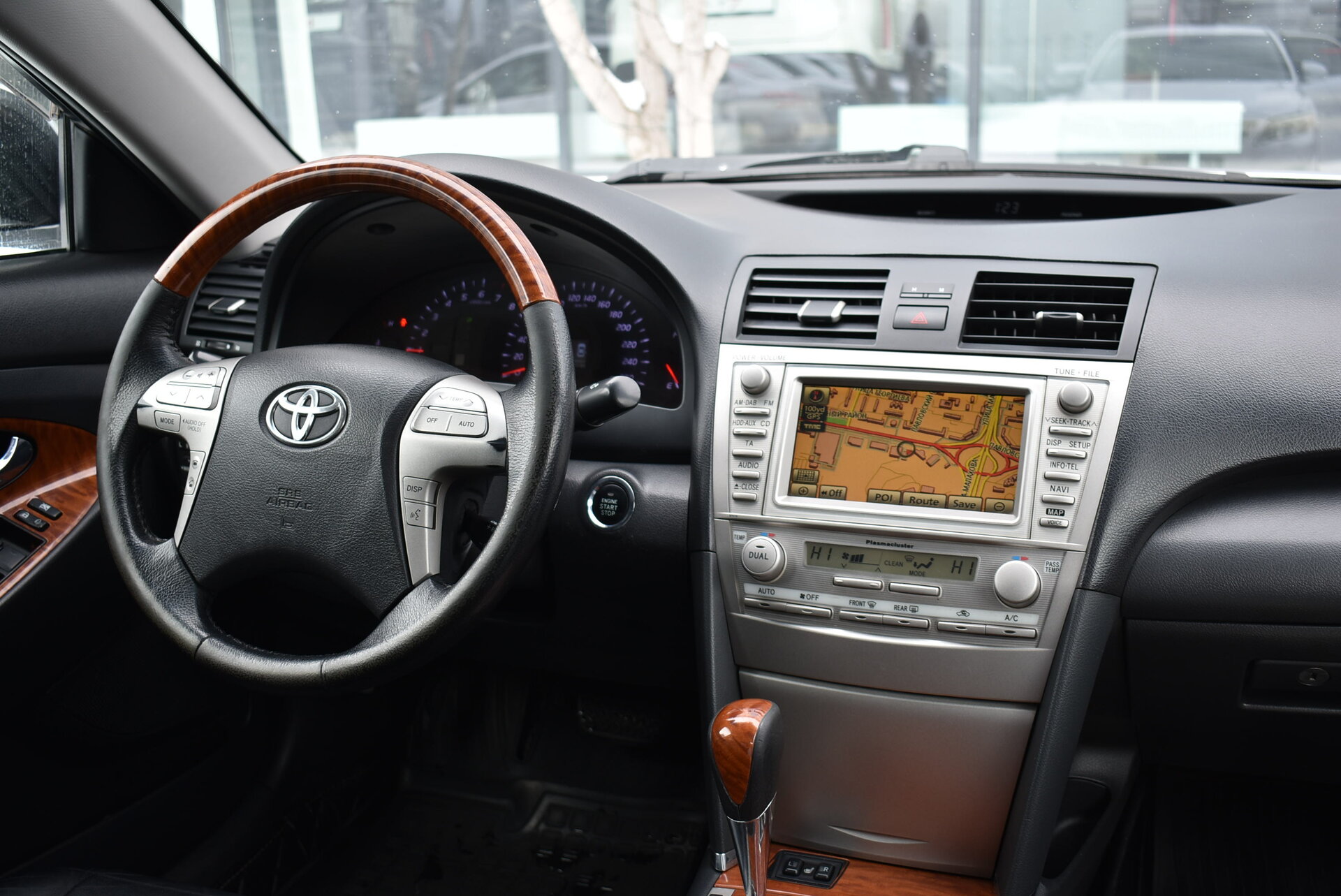 Toyota Camry, VI (XV40) Рестайлинг 3.5 AT (277 л.с.) 2011