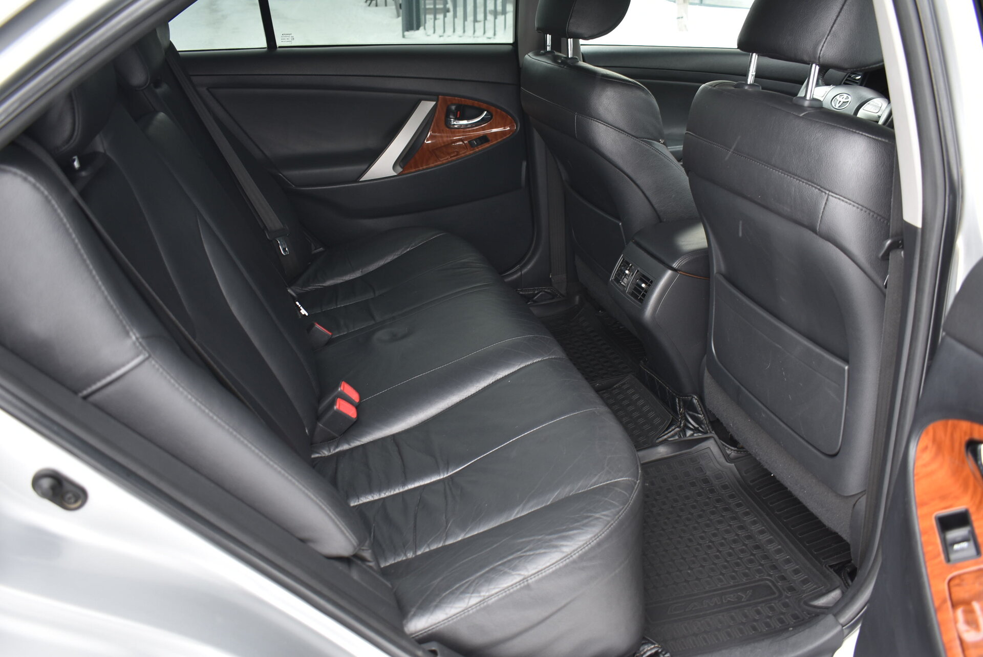 Toyota Camry, VI (XV40) Рестайлинг 3.5 AT (277 л.с.) 2011