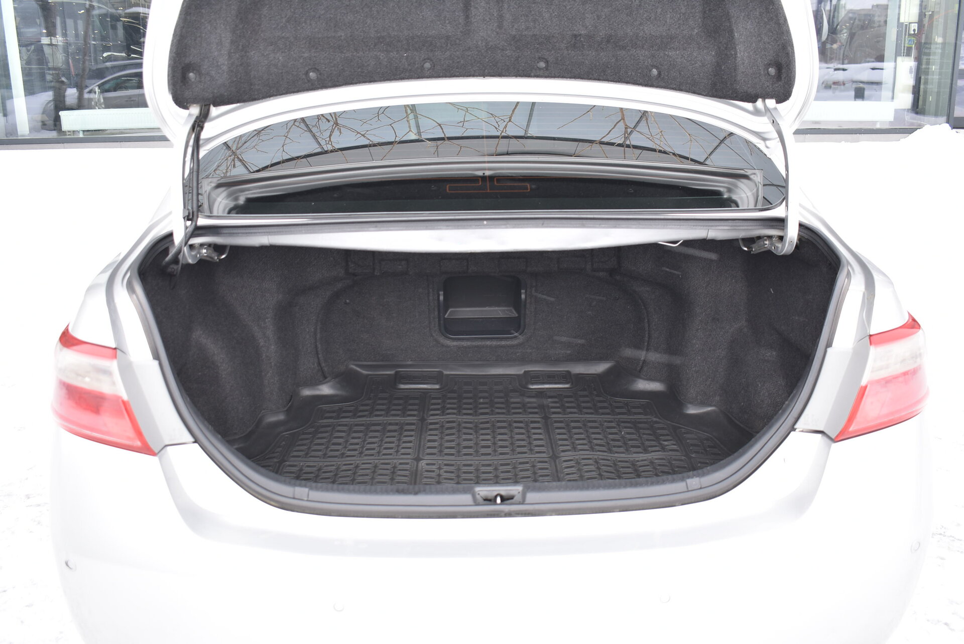 Toyota Camry, VI (XV40) Рестайлинг 3.5 AT (277 л.с.) 2011