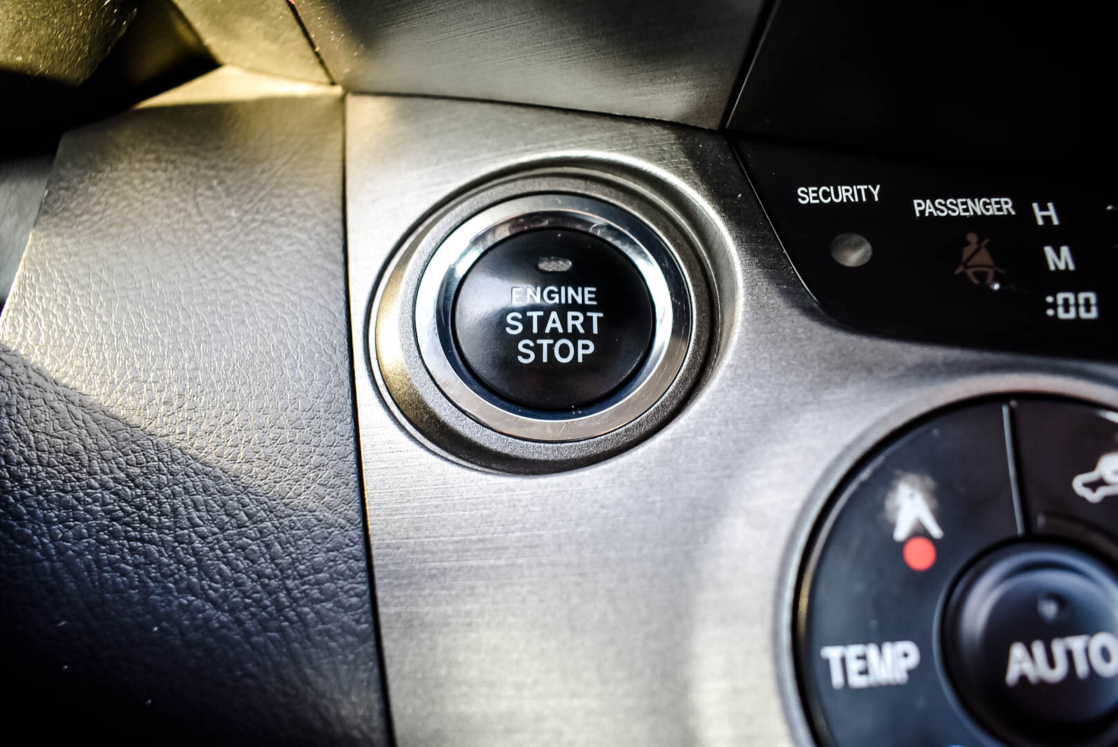 Toyota RAV4, III (XA30) 2.4 AT (170 л.с.) 4WD 2010