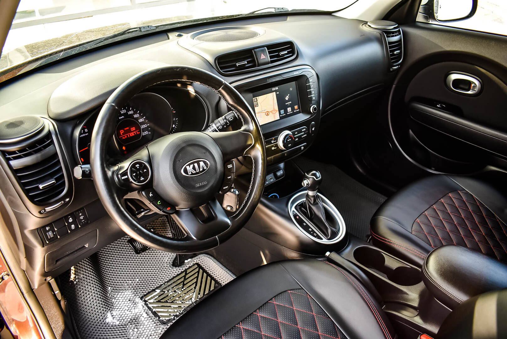 Kia Soul, II Рестайлинг 1.6 AT (132 л.с.) 2017