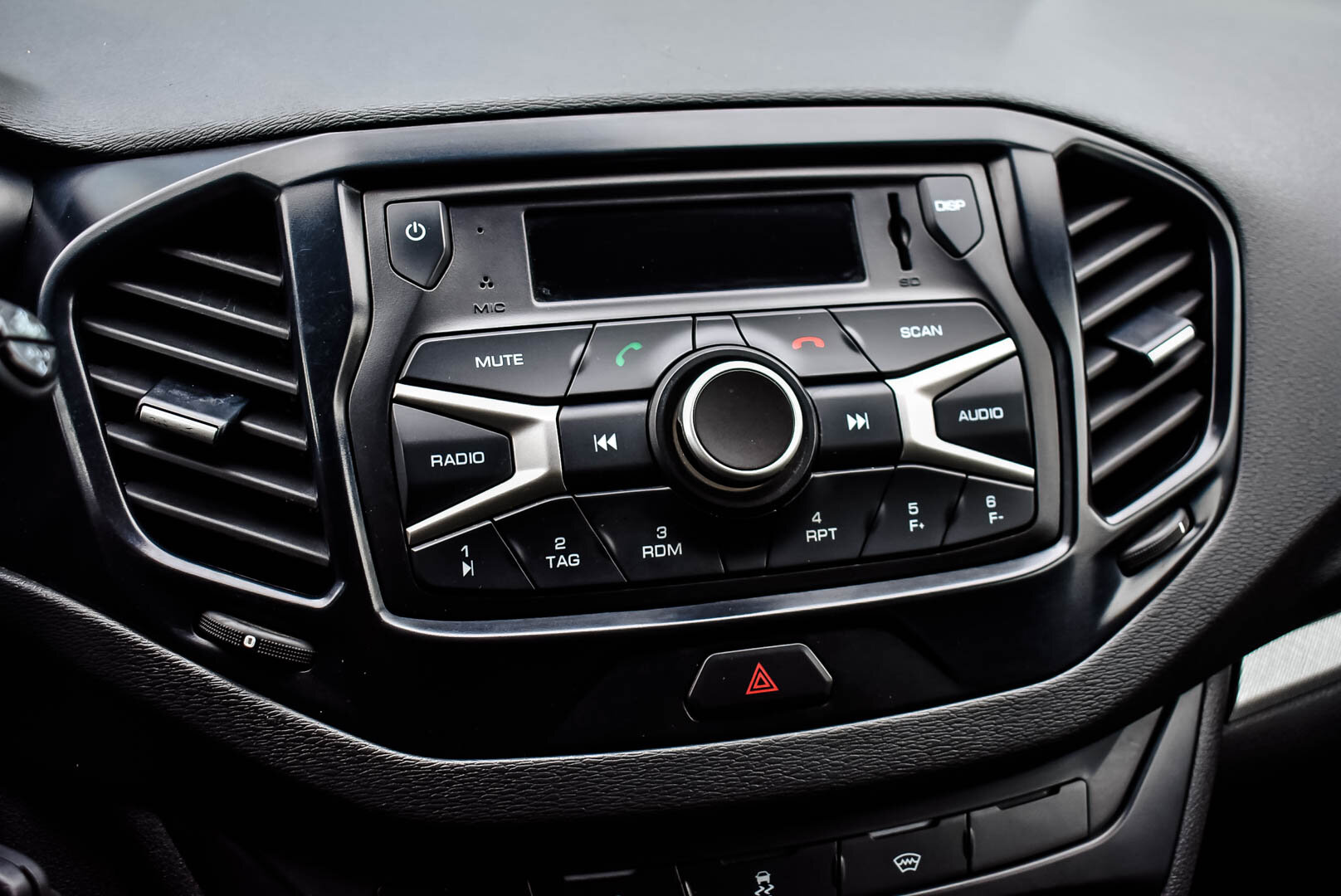 Lada (ВАЗ) Vesta, I 1.8 AMT (122 л.с.) 2018