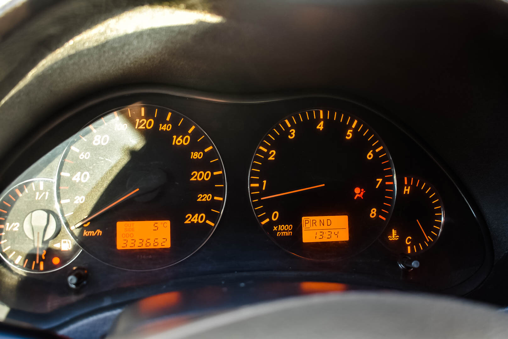 Toyota Avensis, II 2.0 AT (147 л.с.) 2004