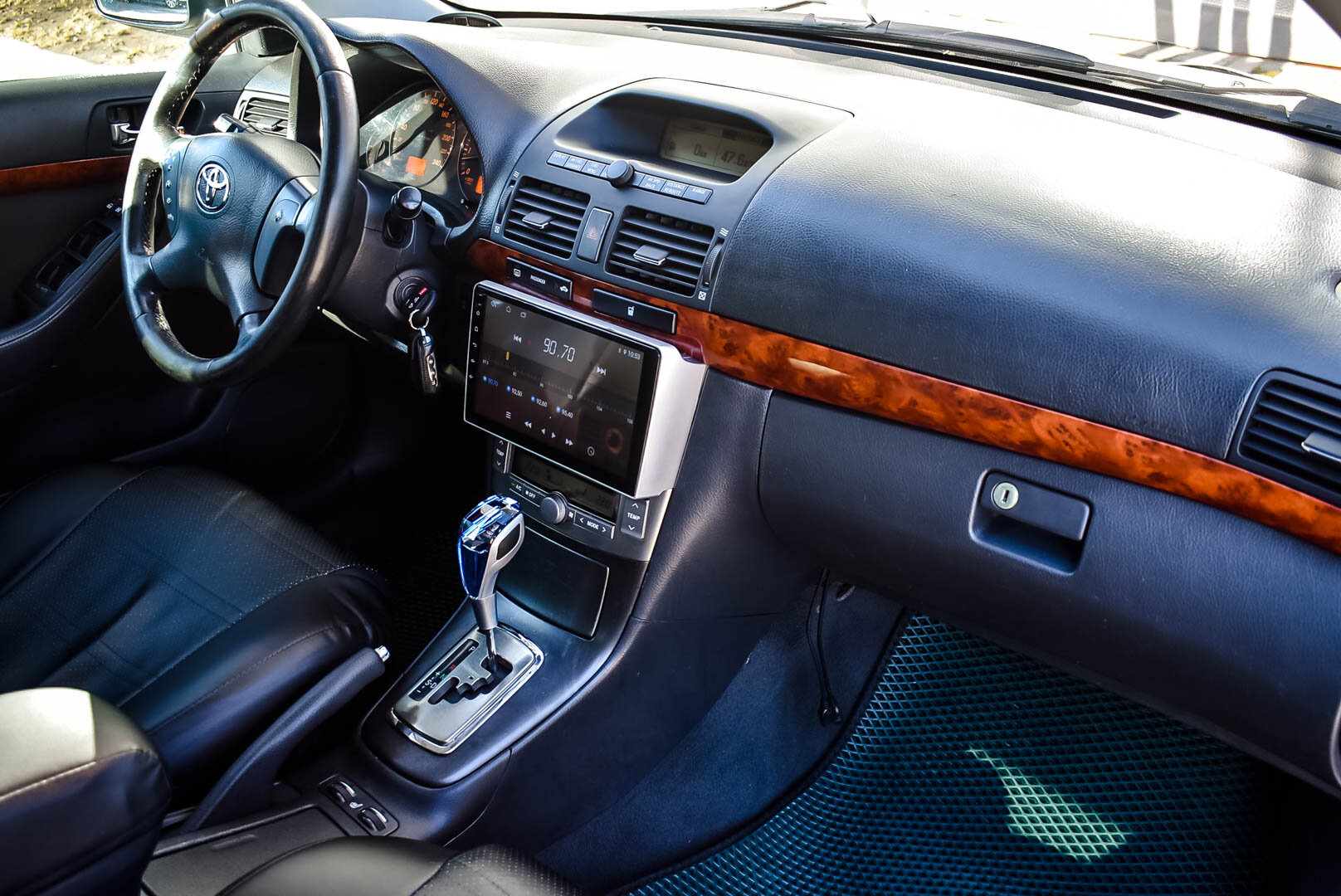 Toyota Avensis, II 2.0 AT (147 л.с.) 2004