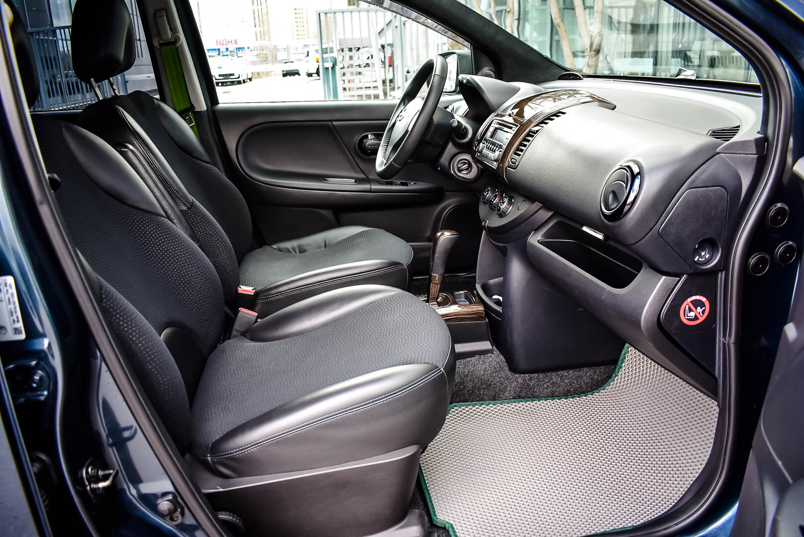 Nissan Note, I Рестайлинг 1.6 AT (110 л.с.) 2012