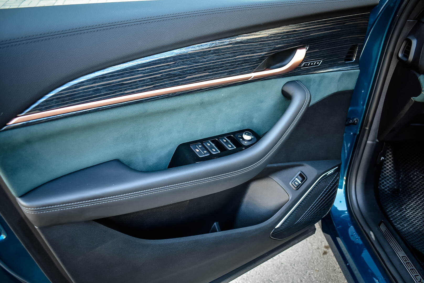 Geely Monjaro, I 2.0 AT (238 л.с.) 4WD 2023