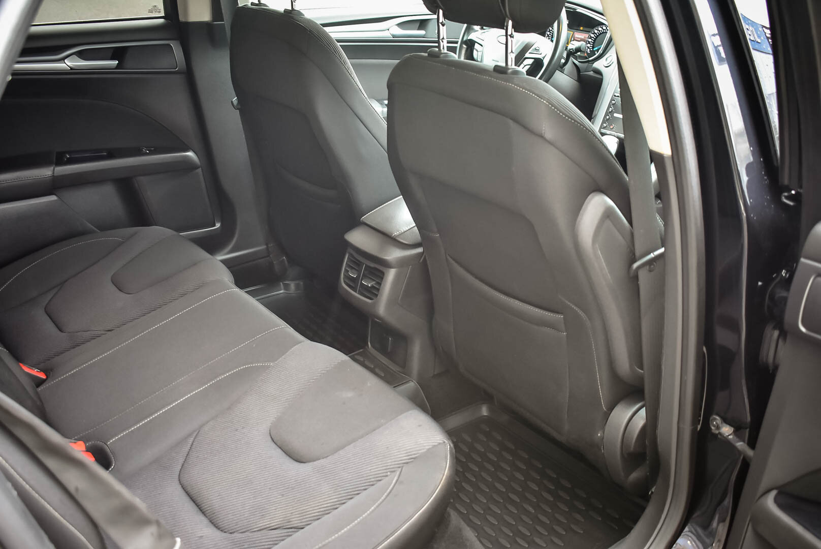 Ford Mondeo, V 2.5 AT (149 л.с.) 2015