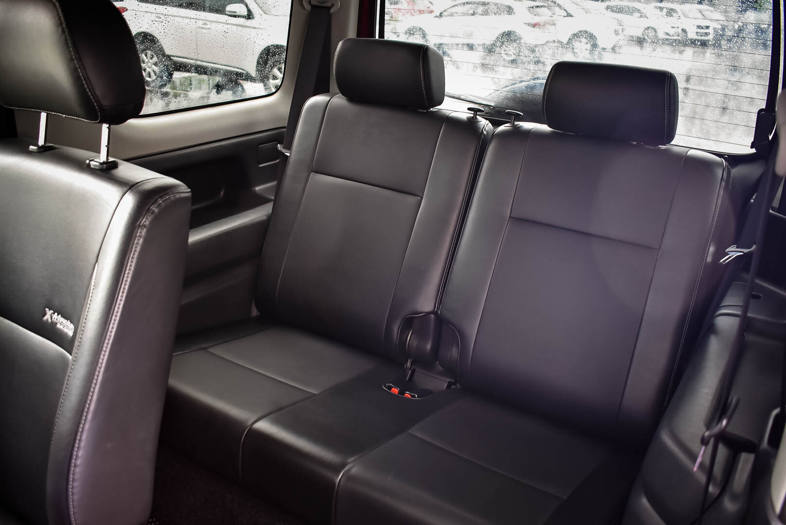 Suzuki Jimny, III Рестайлинг 2 Kei car 0.7 AT (64 л.с.) 4WD 2012