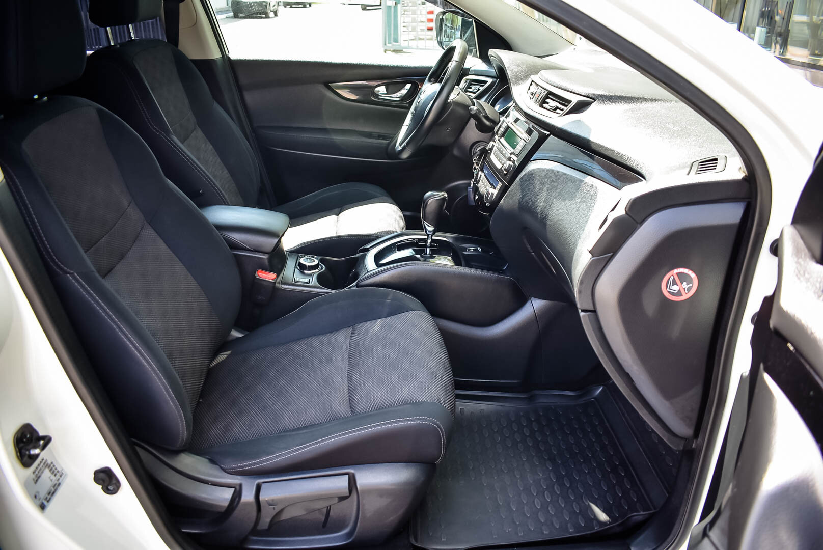 Nissan Qashqai, II 2.0 CVT (144 л.с.) 4WD 2014