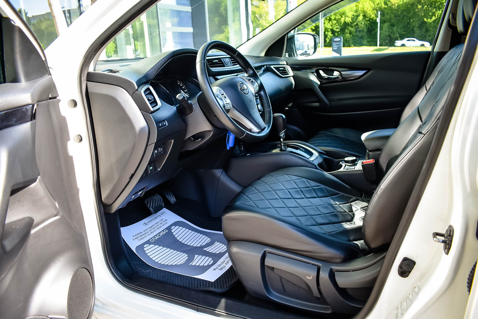 Nissan Qashqai, II 2.0 CVT (144 л.с.) 4WD 2014