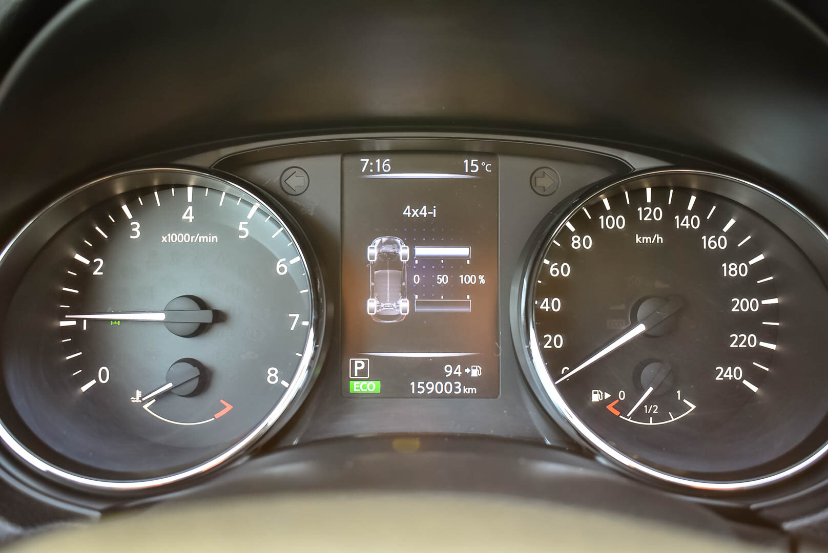 Nissan Qashqai, II 2.0 CVT (144 л.с.) 4WD 2014