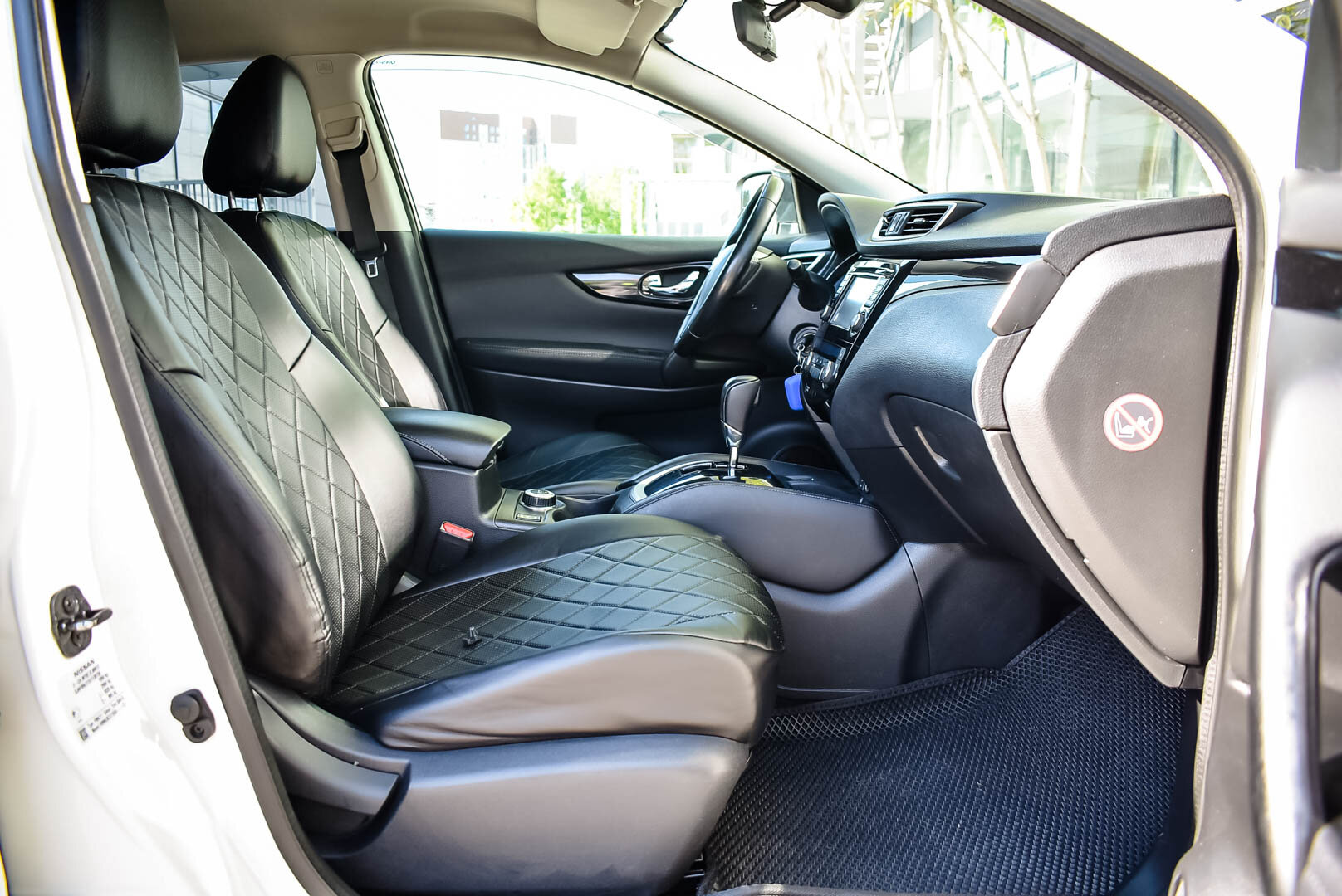 Nissan Qashqai, II 2.0 CVT (144 л.с.) 4WD 2014
