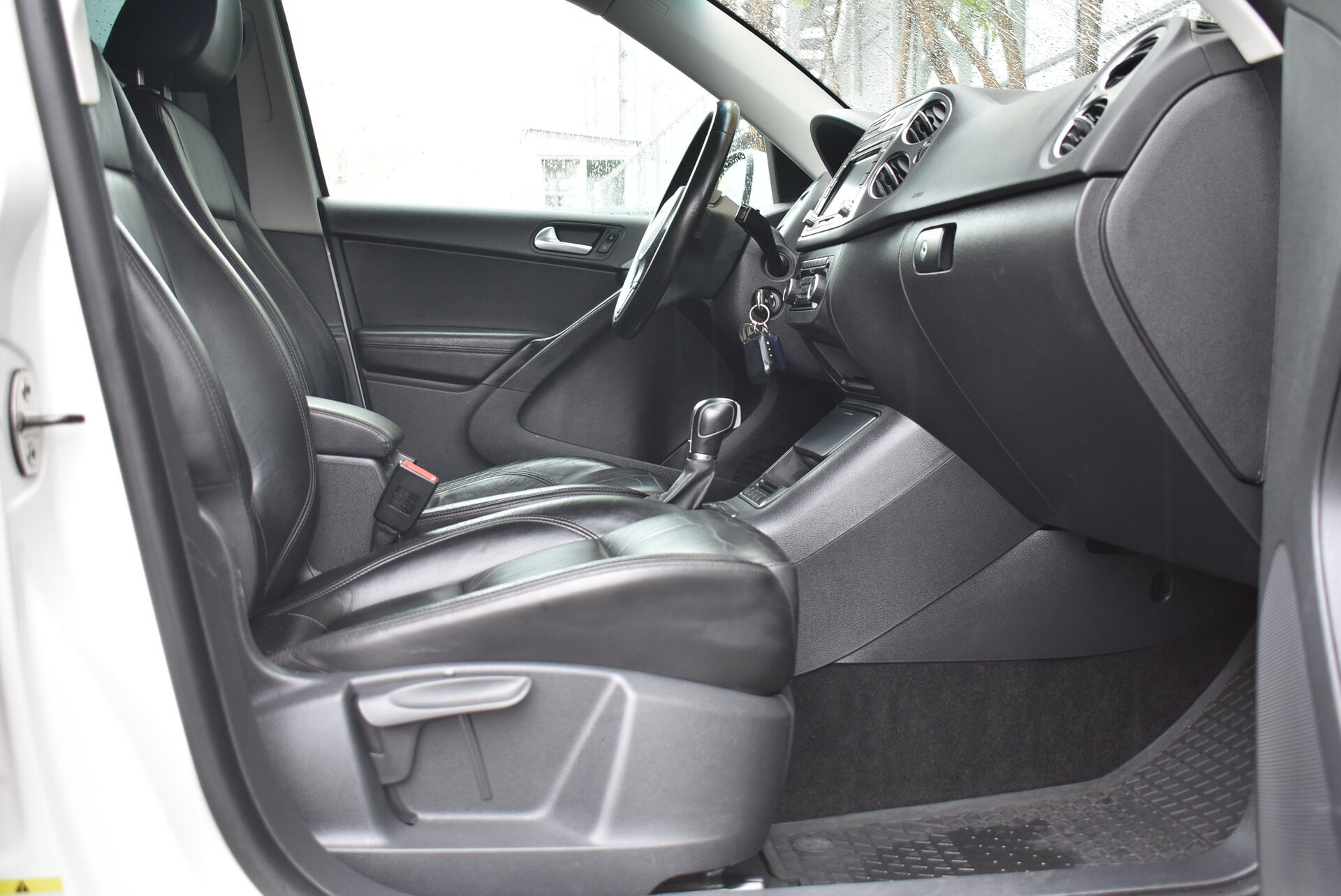 Volkswagen Tiguan, I 2.0 AT (170 л.с.) 4WD 2011