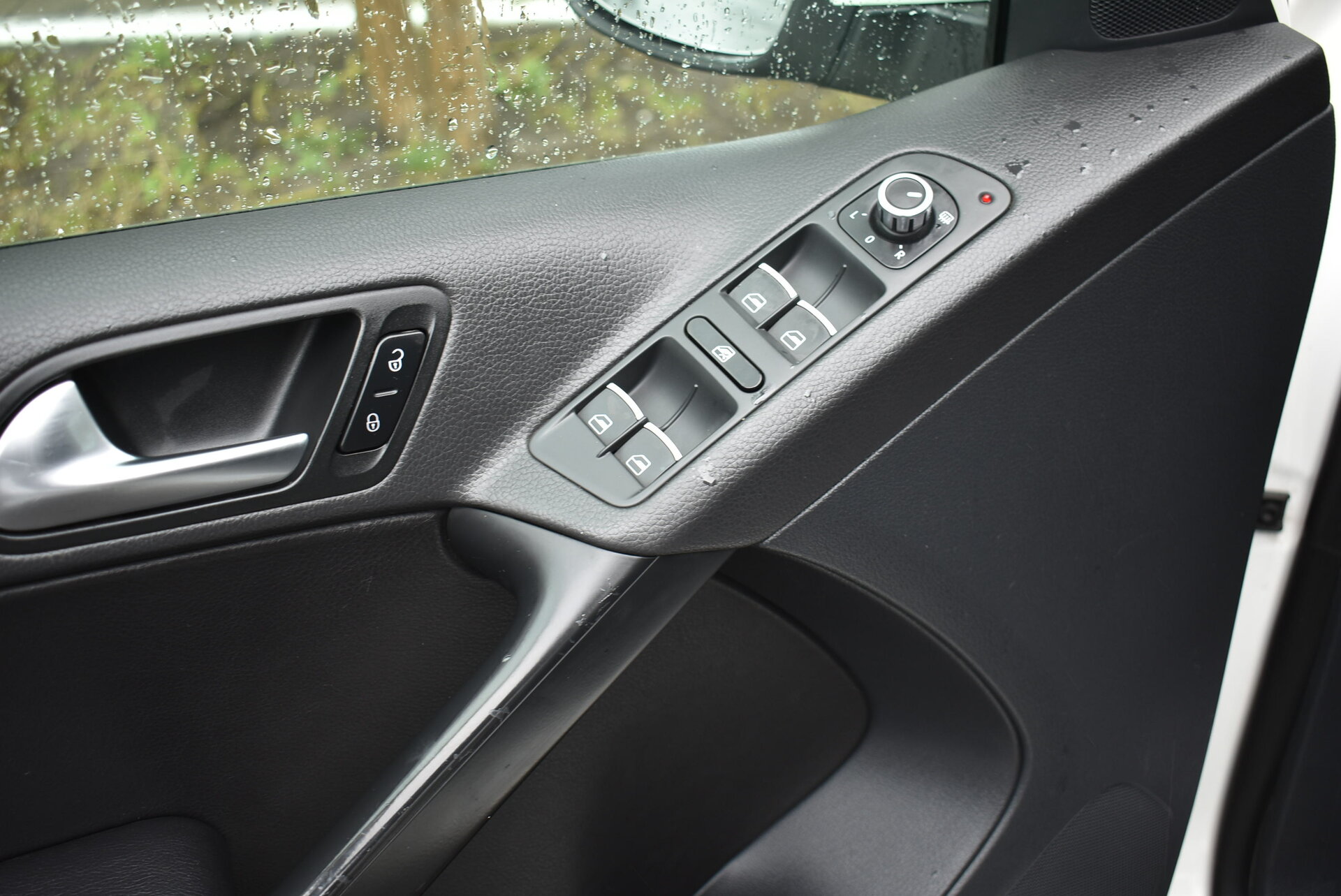 Volkswagen Tiguan, I 2.0 AT (170 л.с.) 4WD 2011