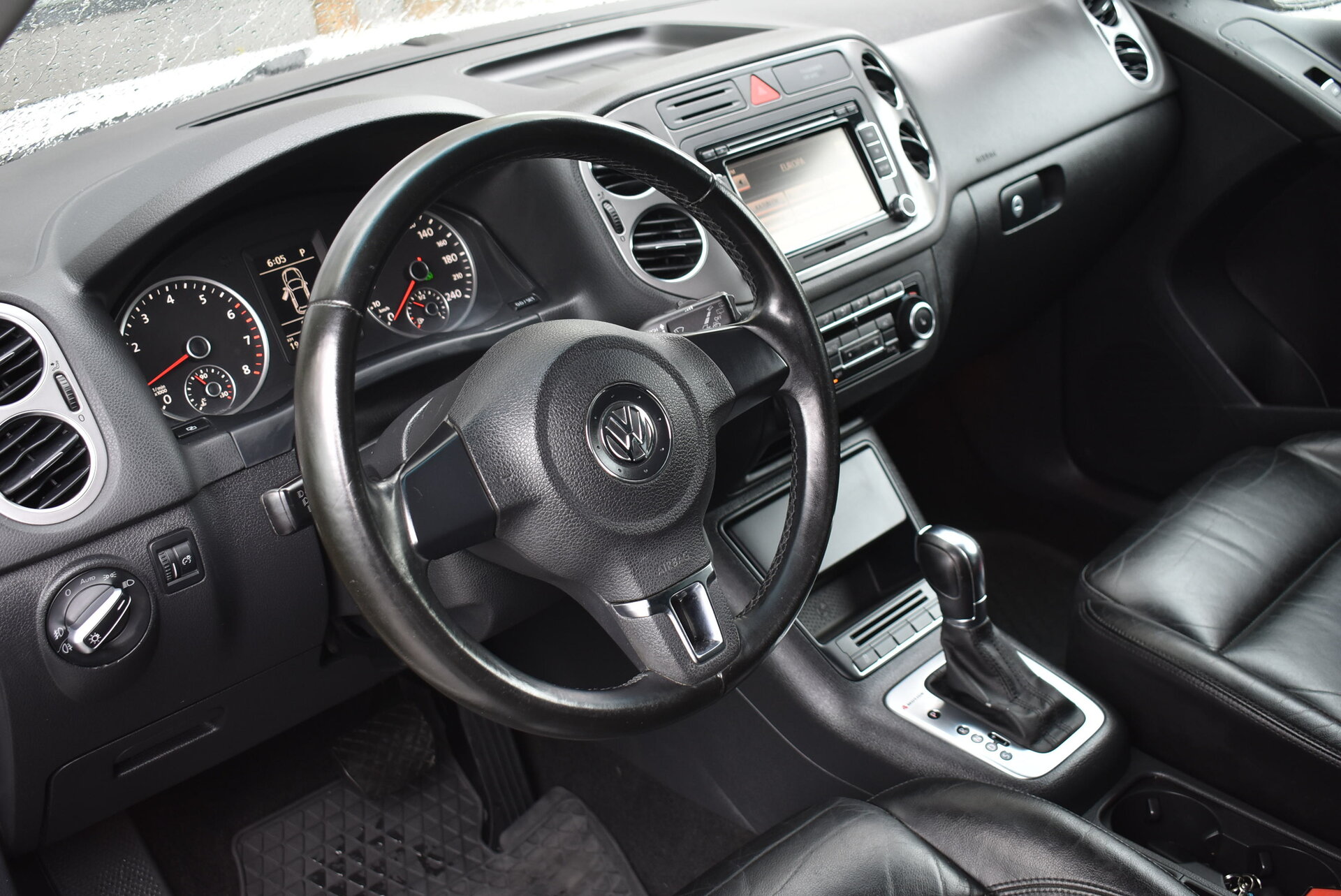 Volkswagen Tiguan, I 2.0 AT (170 л.с.) 4WD 2011