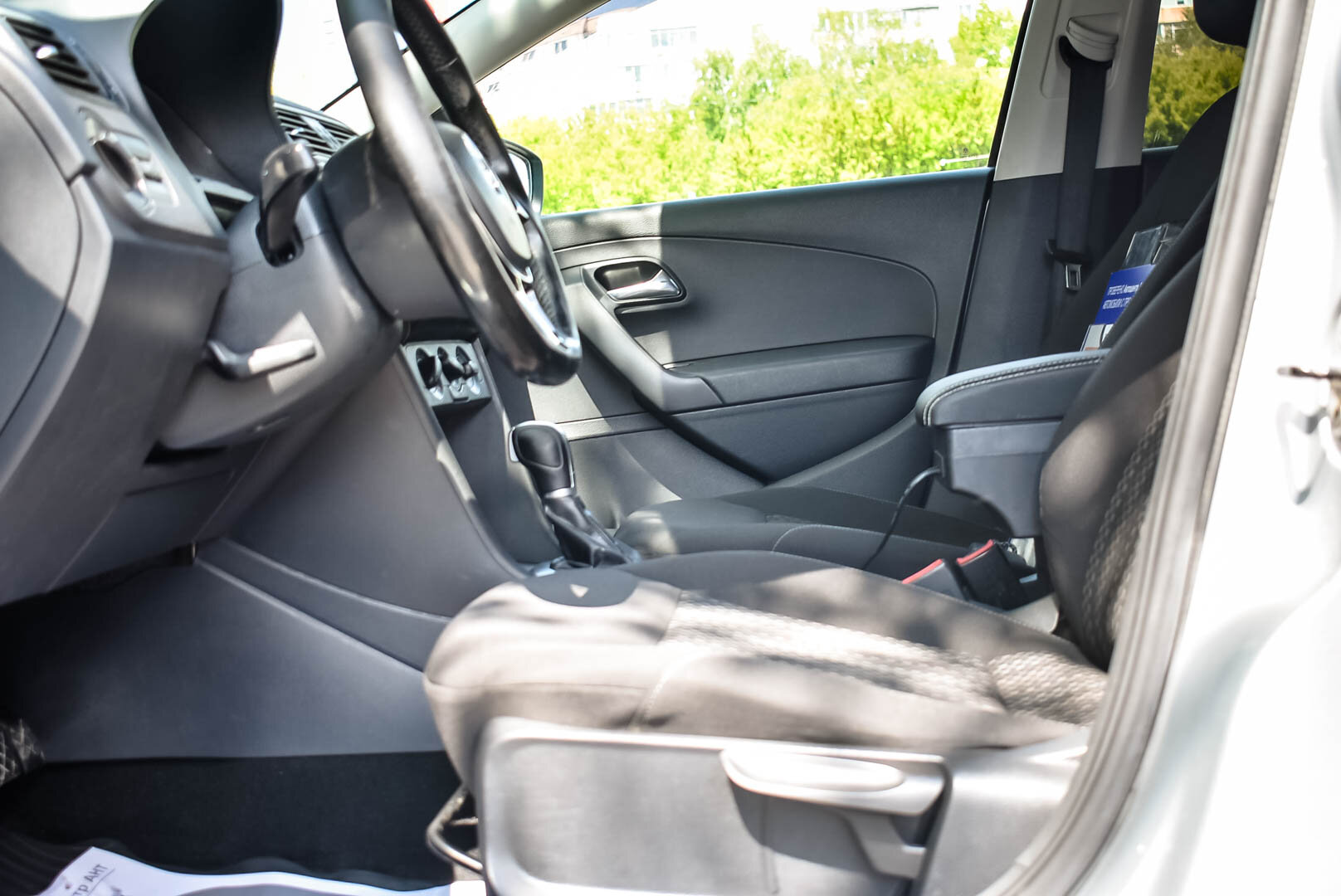 Volkswagen Polo, V Рестайлинг 1.6 AT (110 л.с.) 2016