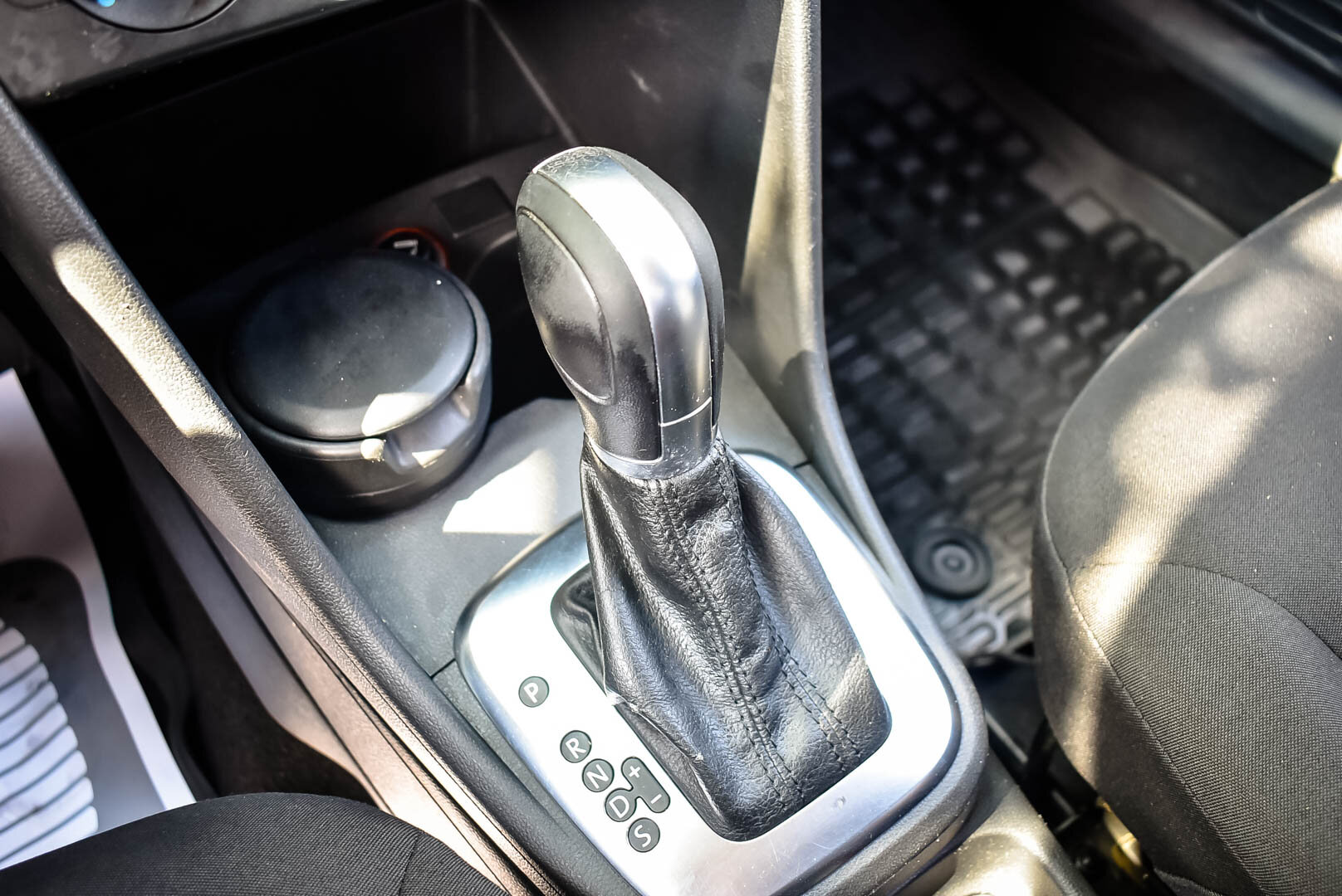 Volkswagen Polo, V Рестайлинг 1.6 AT (110 л.с.) 2016