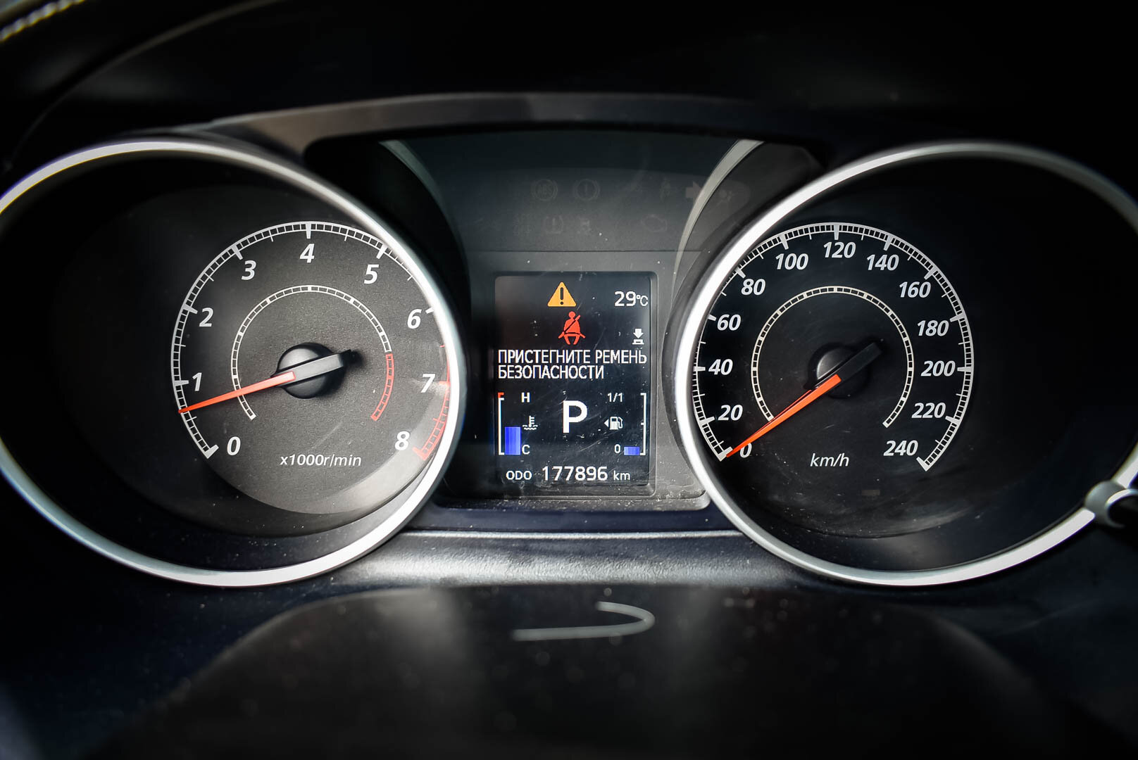 Mitsubishi Outlander, II Рестайлинг 2.4 CVT (170 л.с.) 4WD 2012