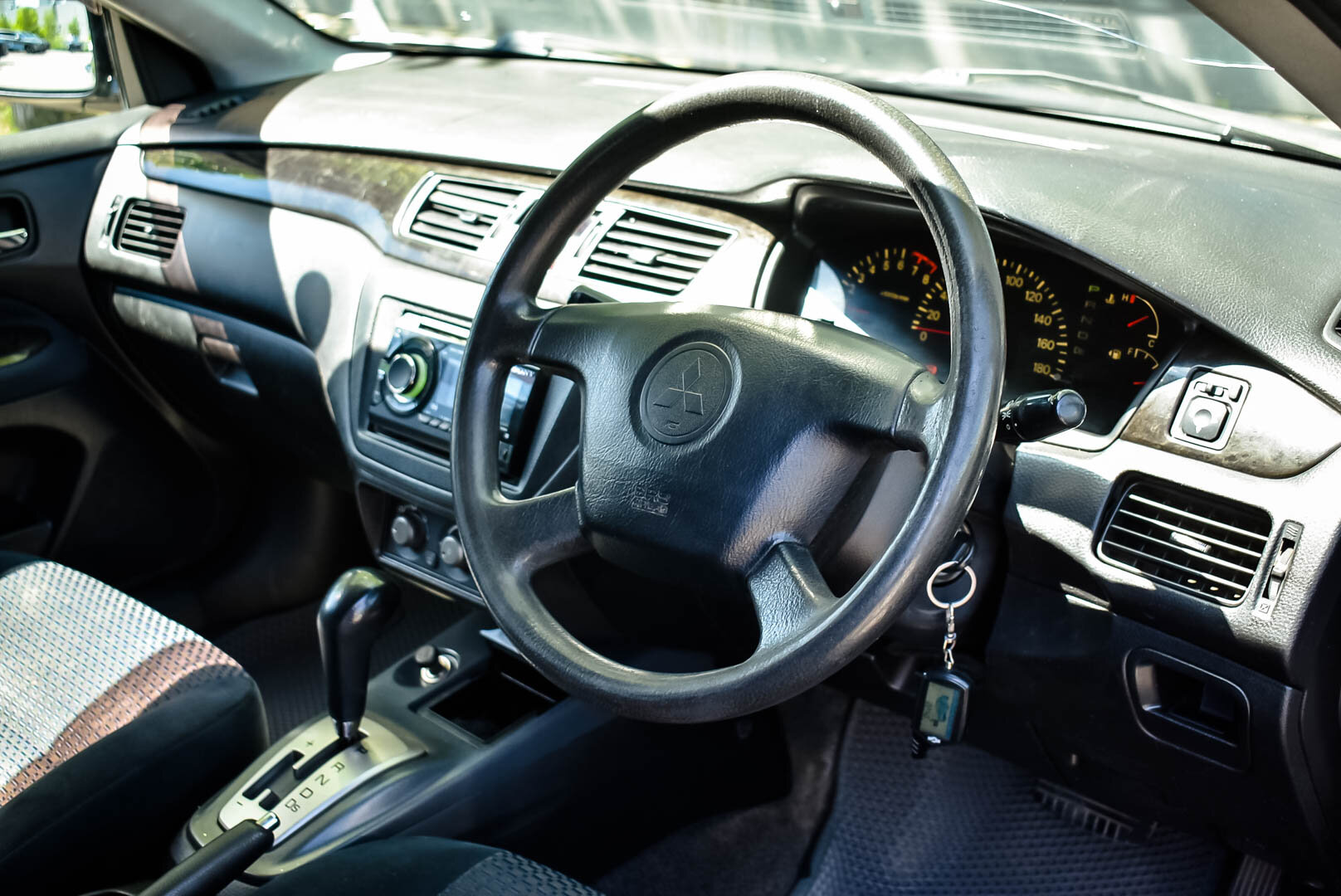 Mitsubishi Lancer, IX Cedia 1.8 CVT (130 л.с.) 2002