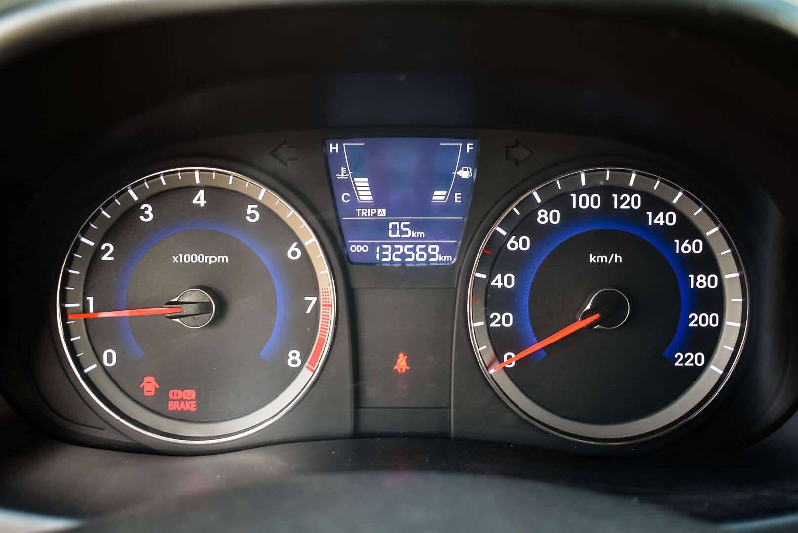 Hyundai Solaris, I 1.6 MT (123 л.с.) 2012
