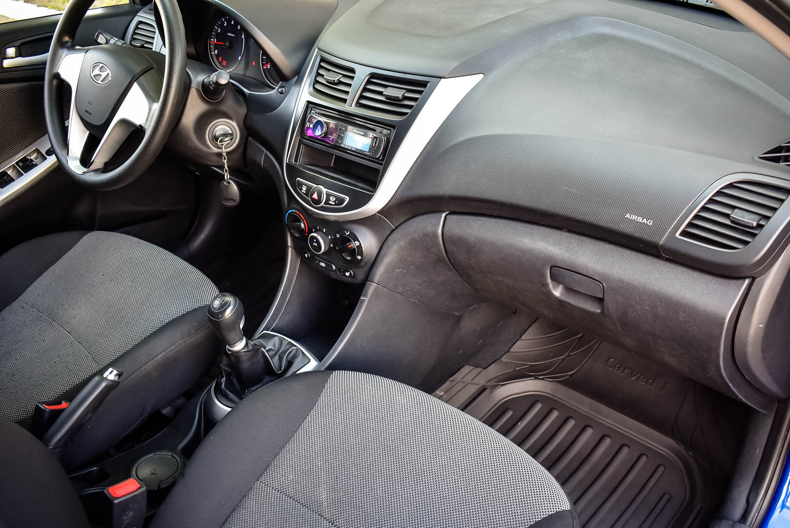 Hyundai Solaris, I 1.6 MT (123 л.с.) 2012