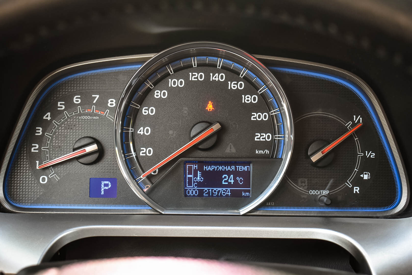 Toyota RAV4, IV (XA40) 2.0 CVT (146 л.с.) 4WD 2013