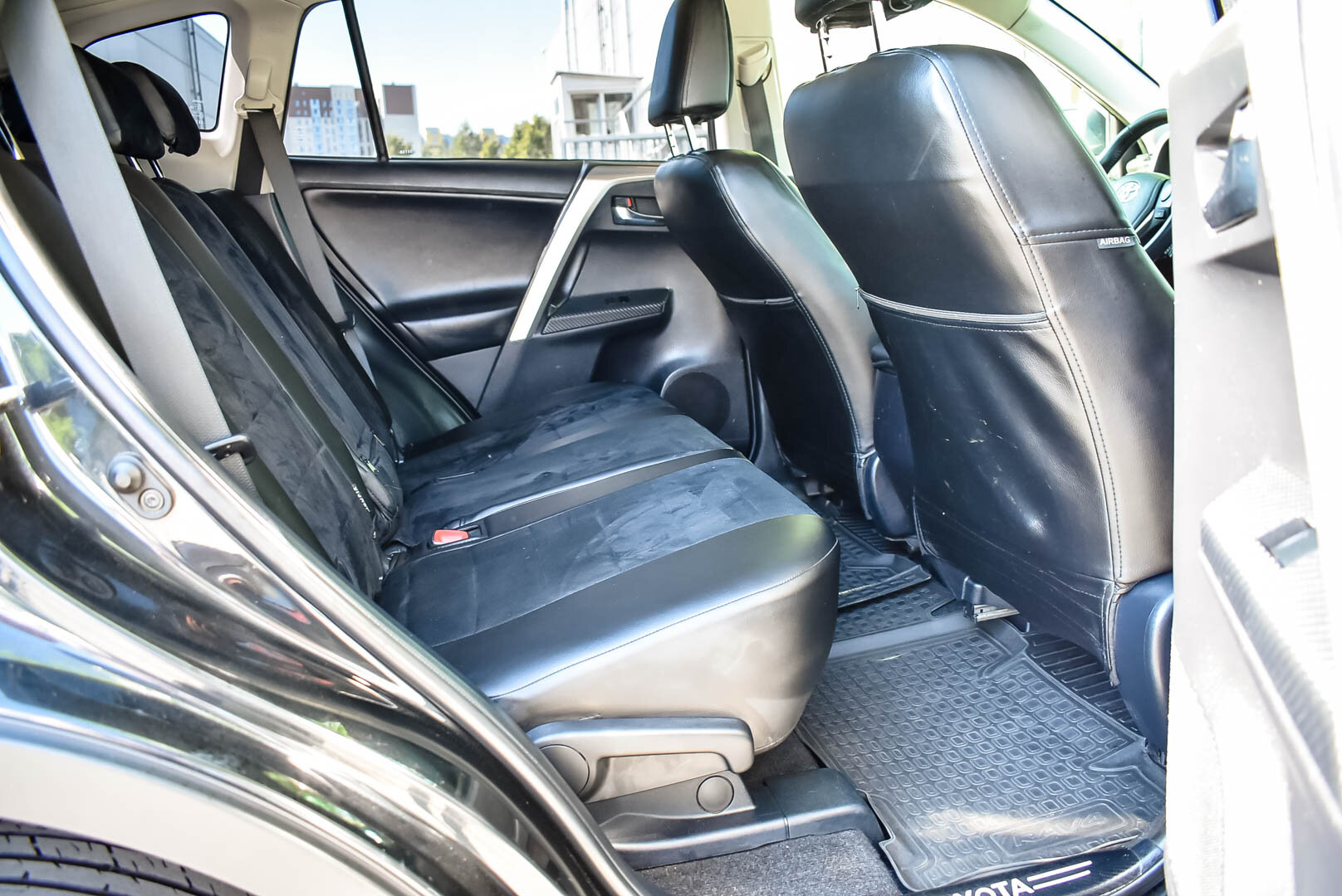 Toyota RAV4, IV (XA40) 2.0 CVT (146 л.с.) 4WD 2013