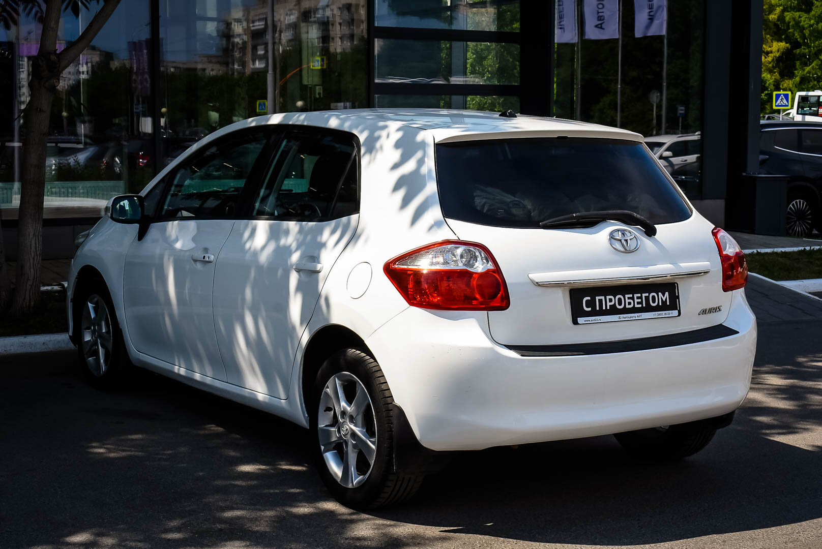 Toyota Auris, I Рестайлинг 1.6 AT (124 л.с.) 2010