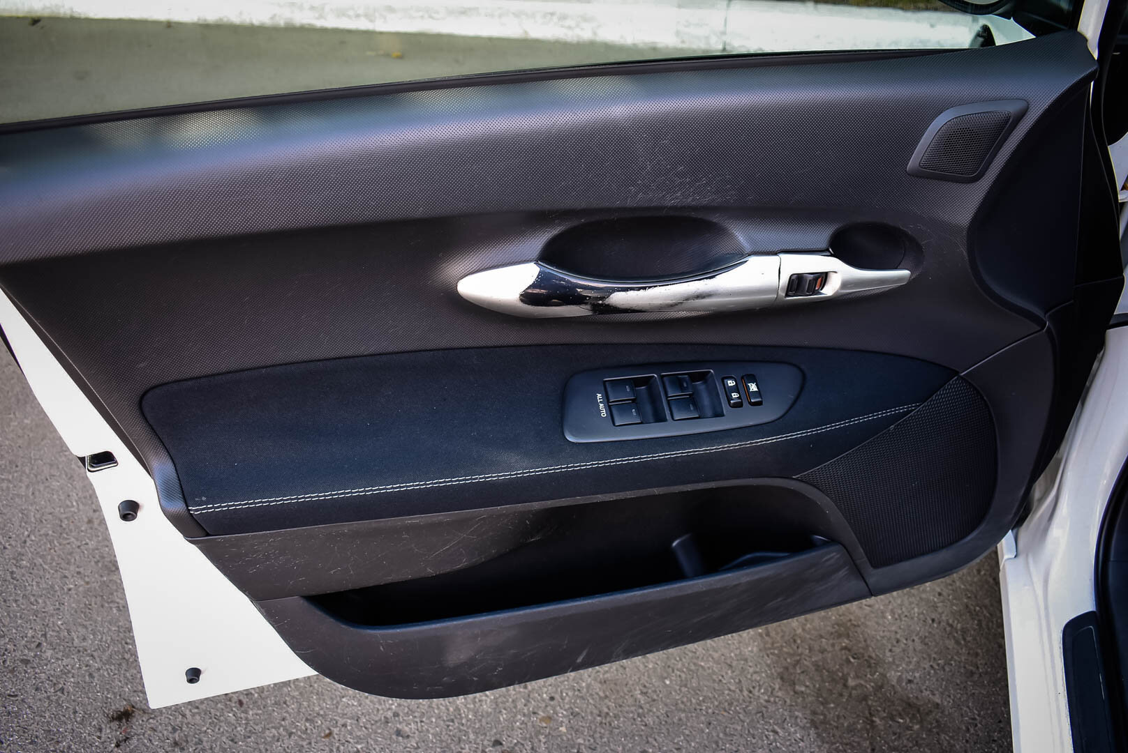 Toyota Auris, I Рестайлинг 1.6 AT (124 л.с.) 2010
