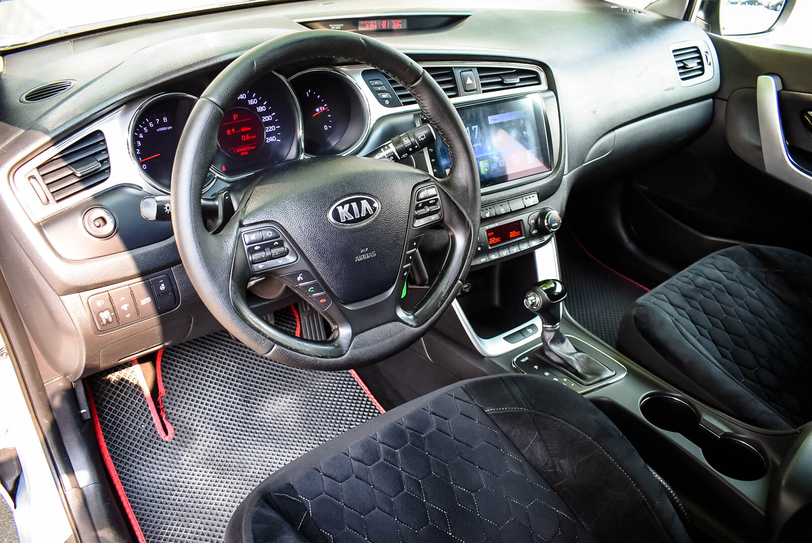 Kia Ceed, II Рестайлинг 1.6 AT (130 л.с.) 2017