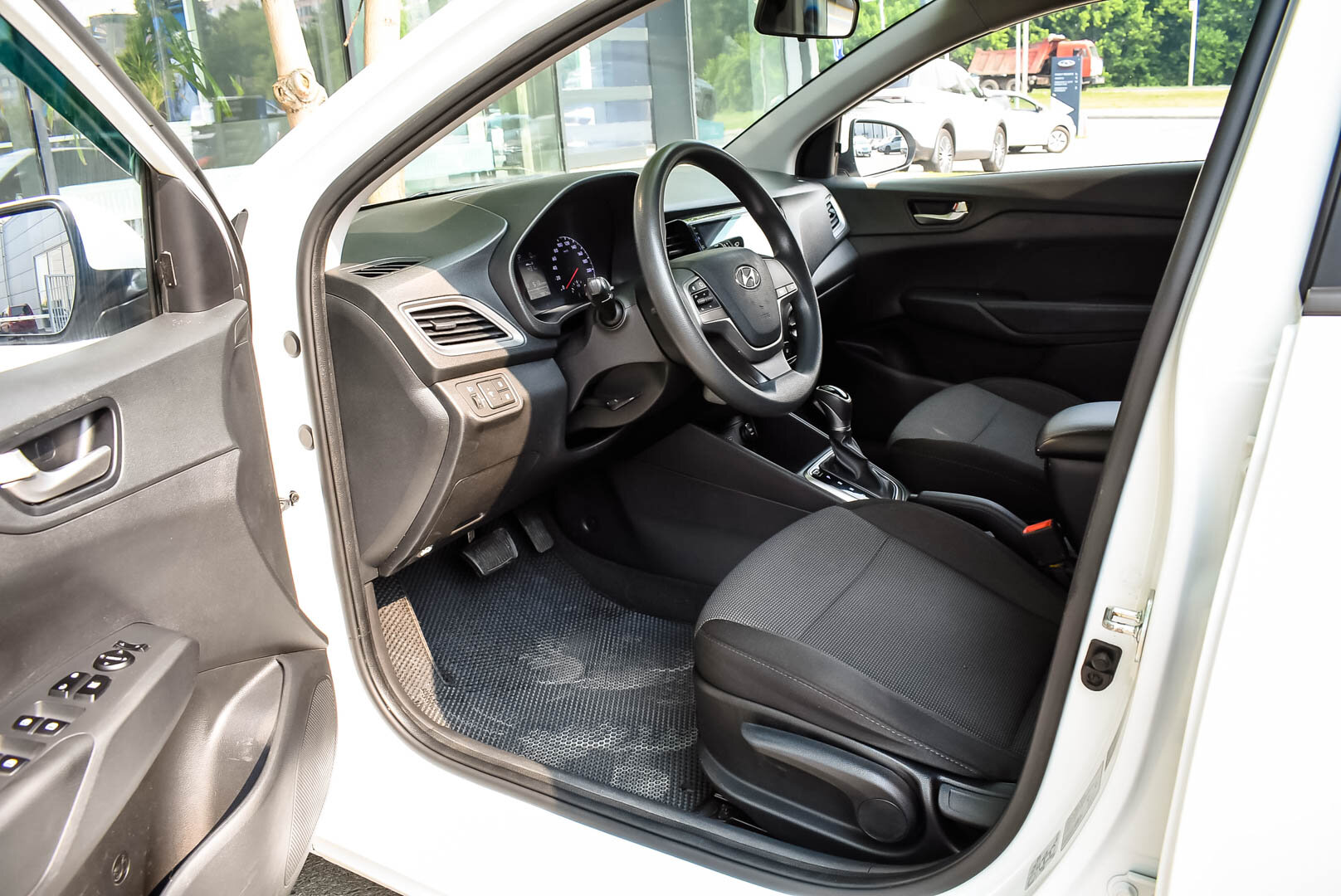 Hyundai Solaris, II 1.6 AT (123 л.с.) 2019