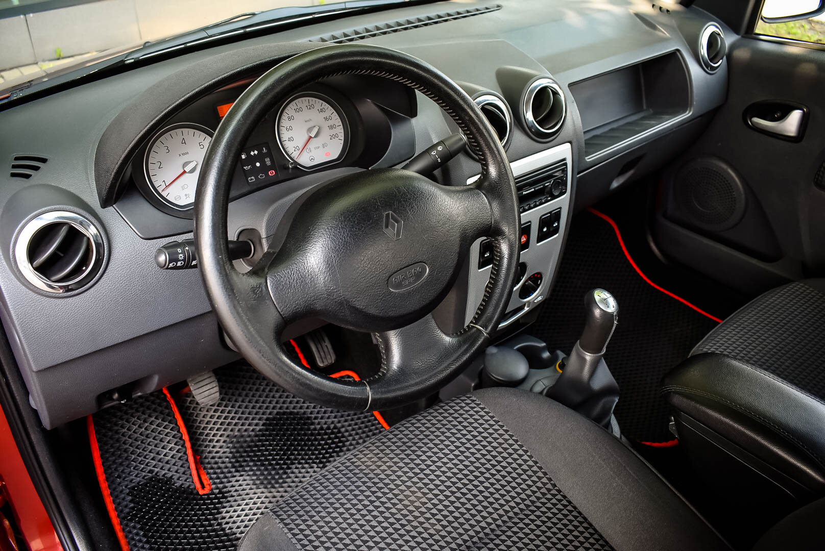 Renault Logan, I 1.6 MT (87 л.с.) 2008
