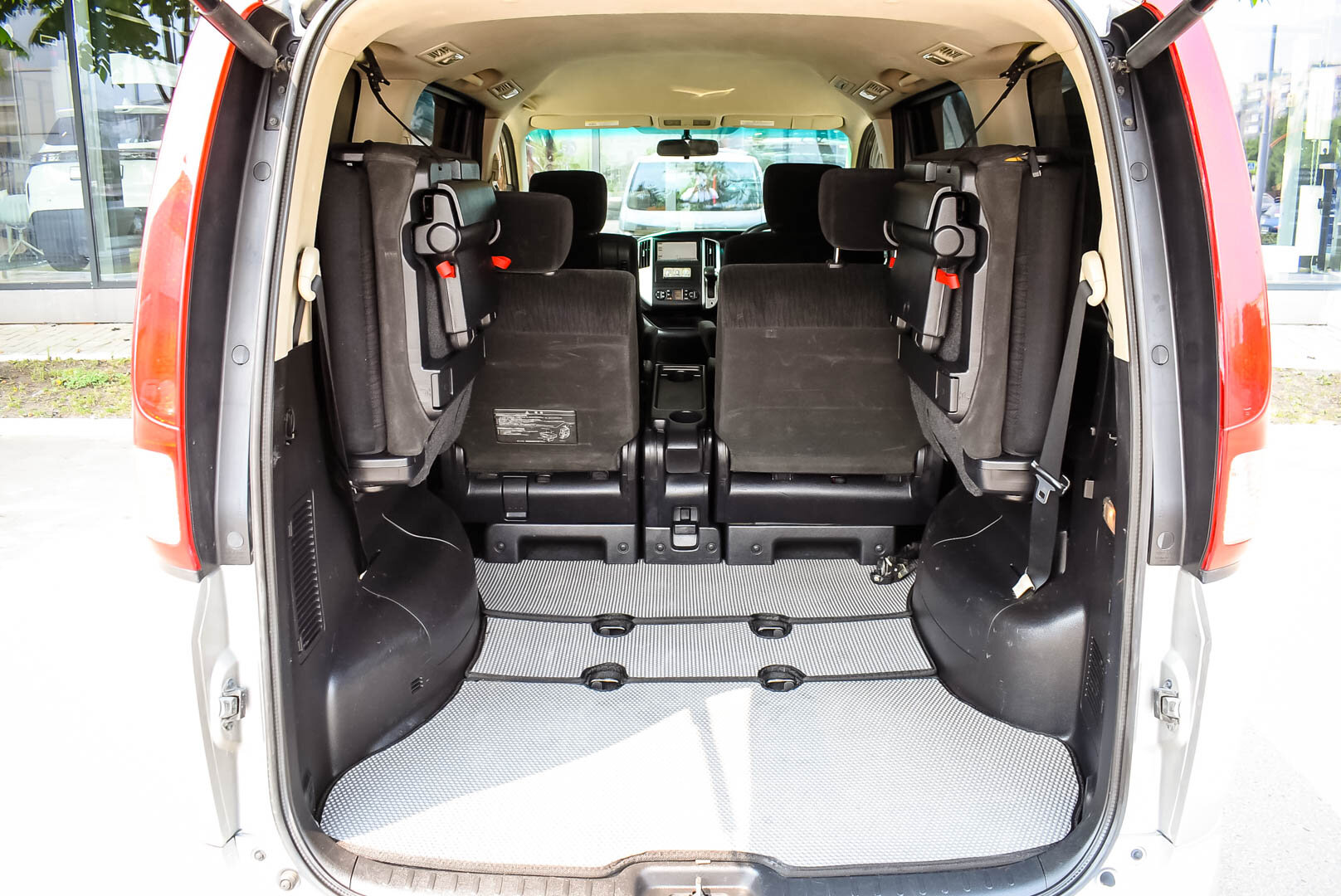 Nissan Serena, III (C25) 2.0 CVT (137 л.с.) 2009