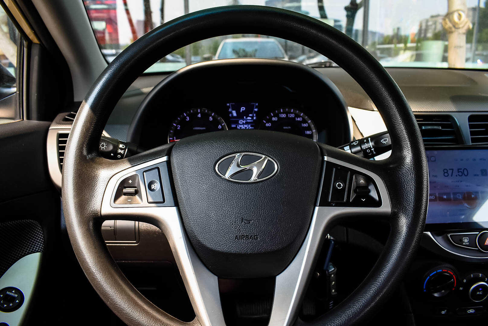 Hyundai Solaris, I 1.6 AT (123 л.с.) 2014