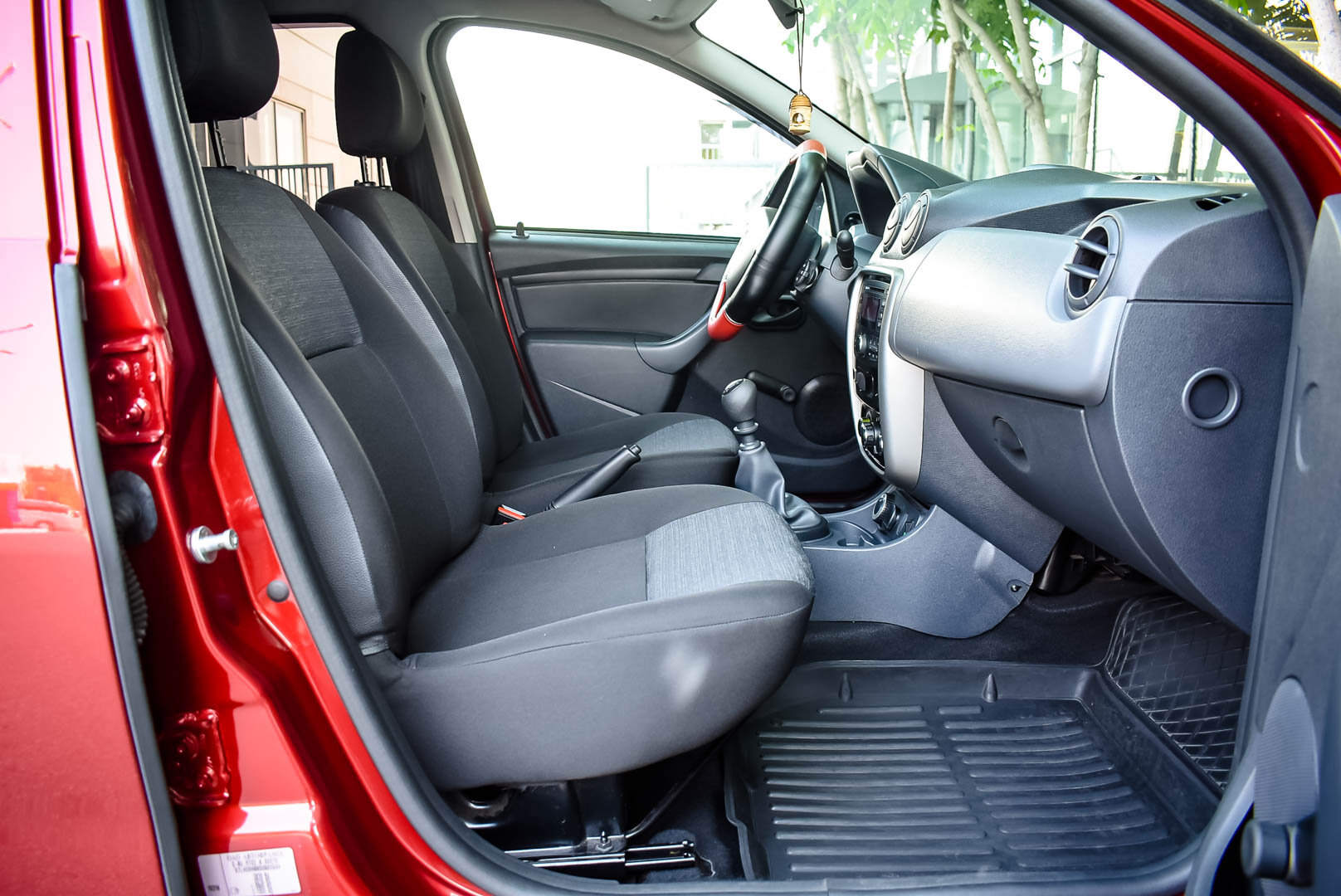 Renault Duster, I 1.6 MT (102 л.с.) 4WD 2014