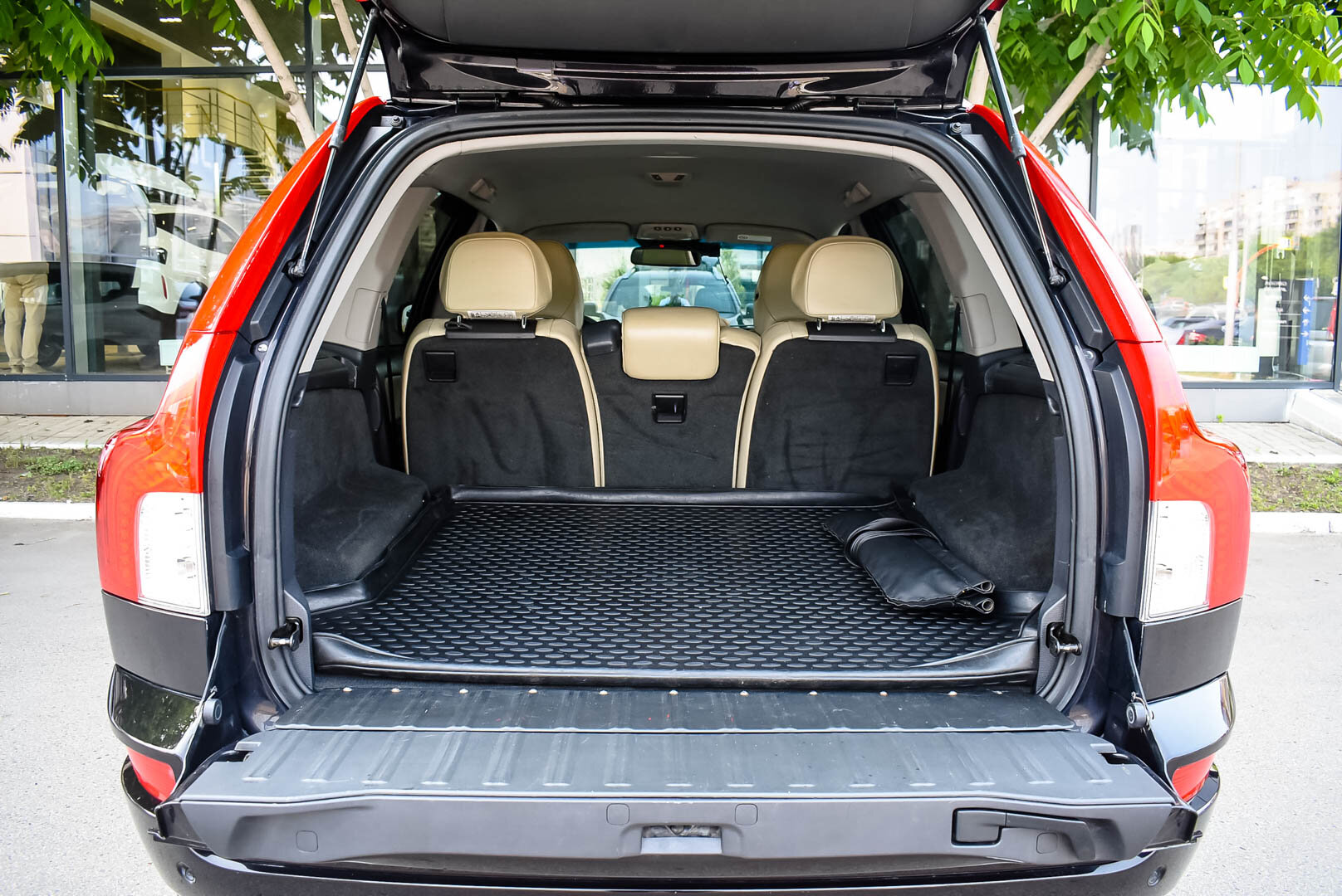 Volvo XC90, I Рестайлинг 2.4d AT (200 л.с.) 4WD 2013